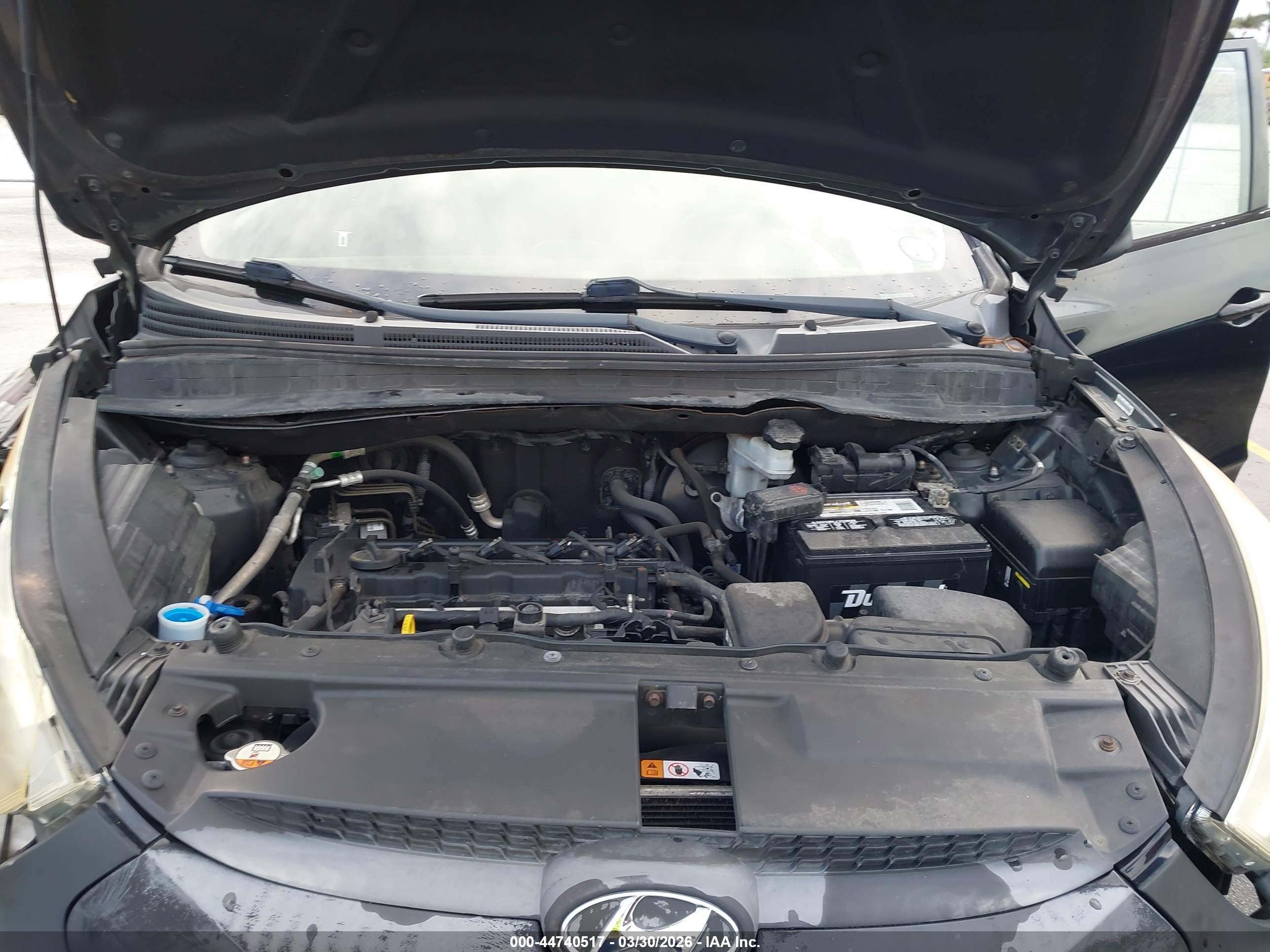 HYUNDAI TUCSON image 10