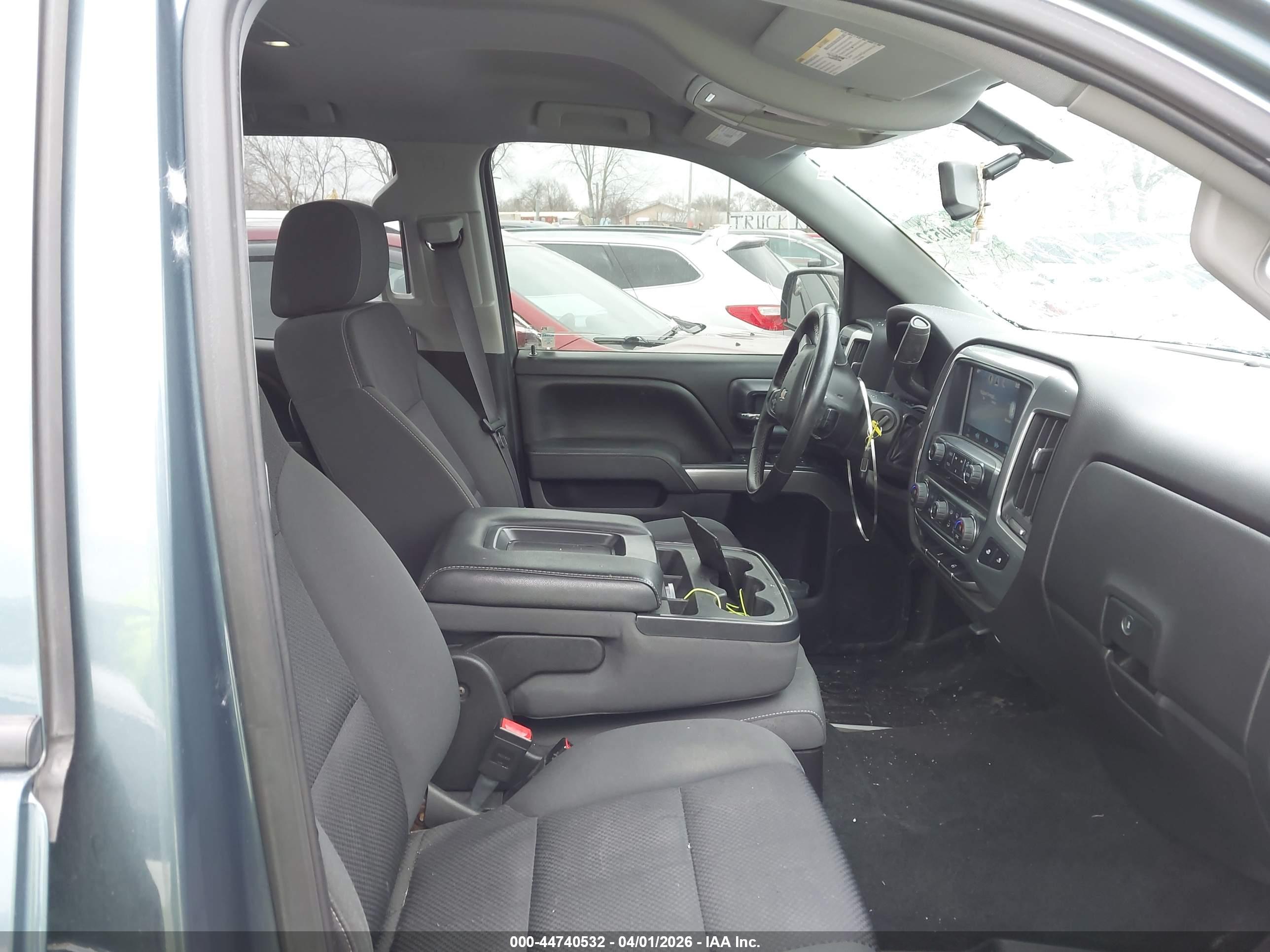 CHEVROLET SILVERADO image 5