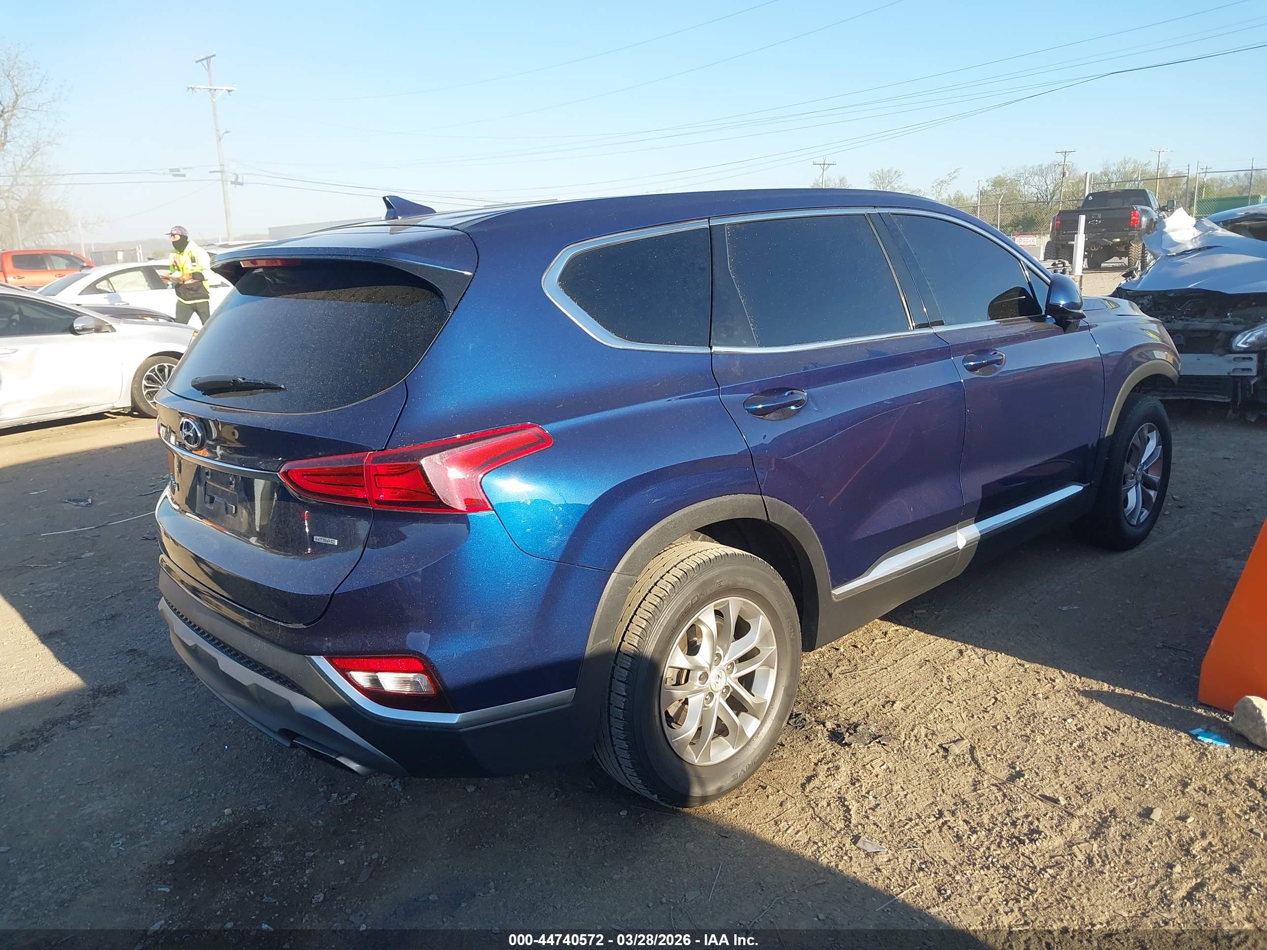 HYUNDAI SANTA image 4