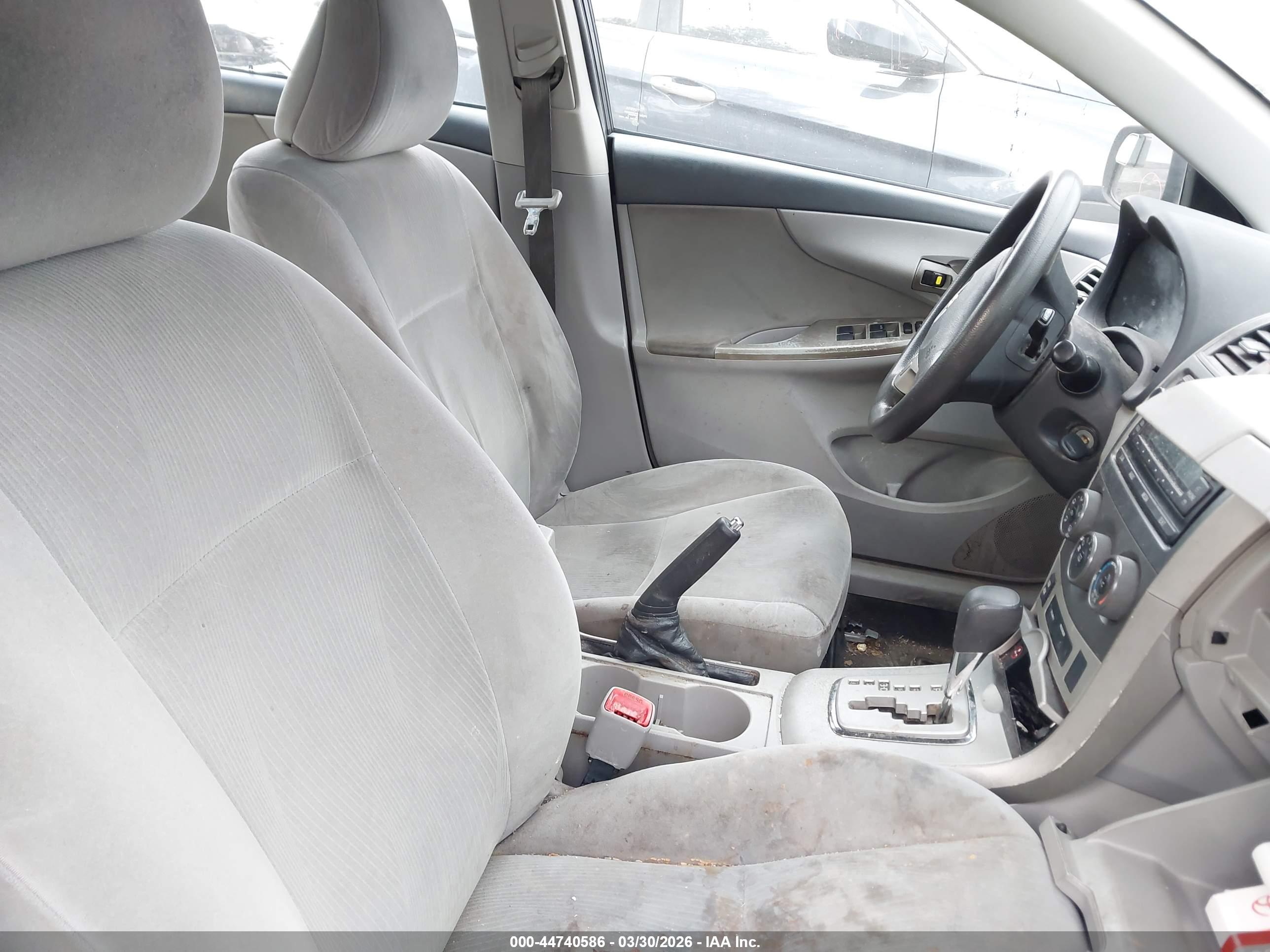 TOYOTA COROLLA image 5
