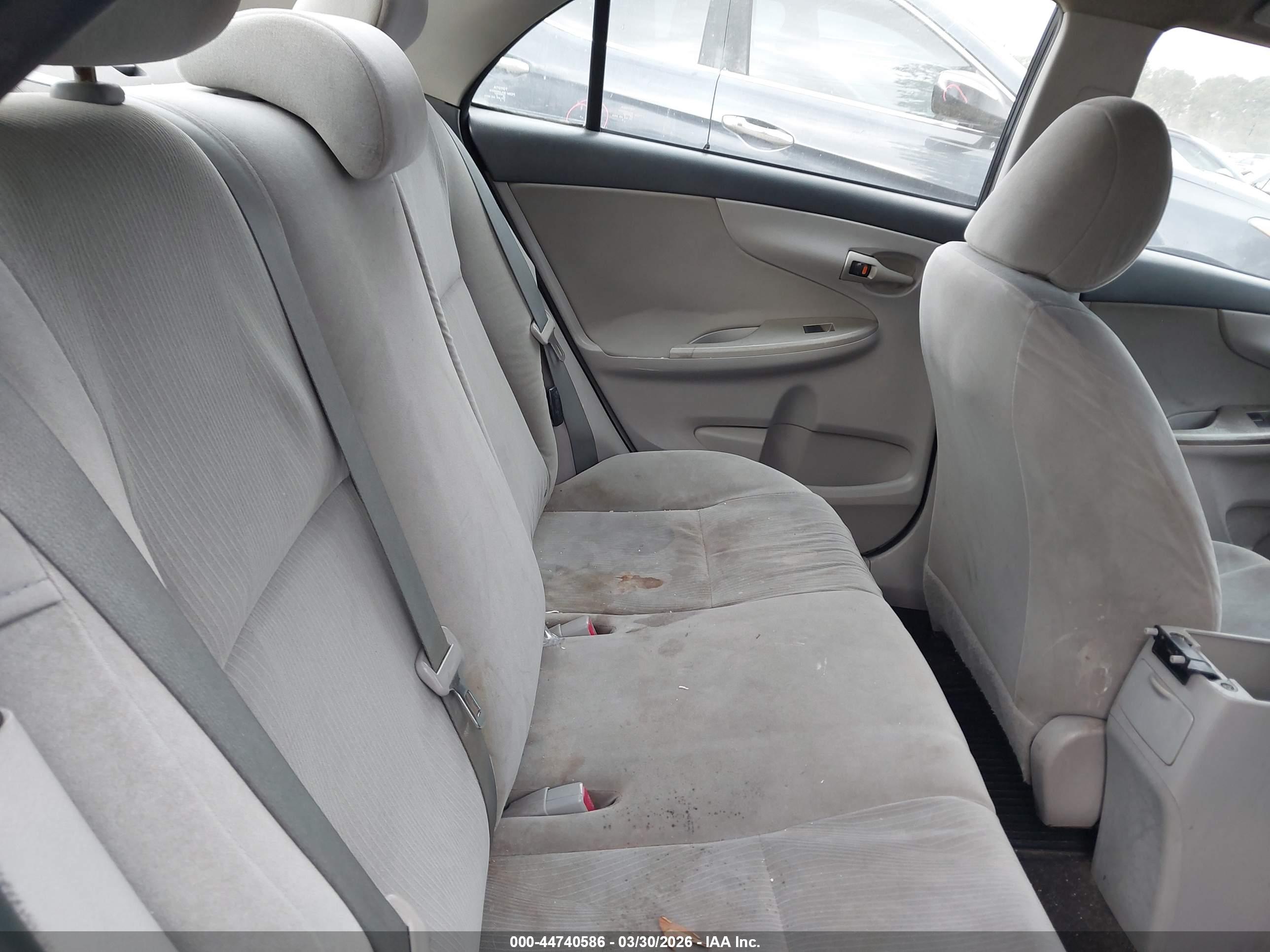 TOYOTA COROLLA image 8