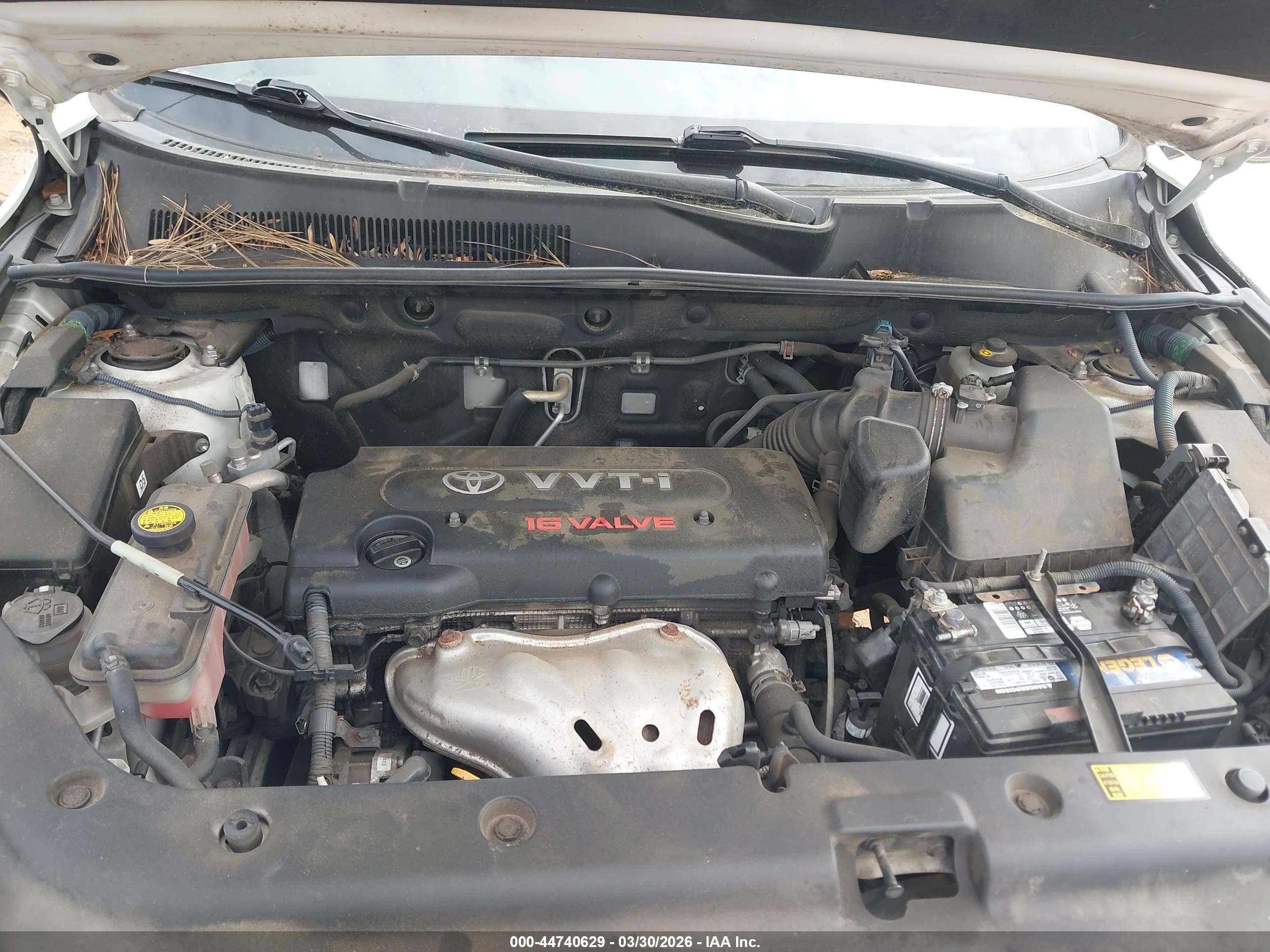 TOYOTA RAV4 image 10