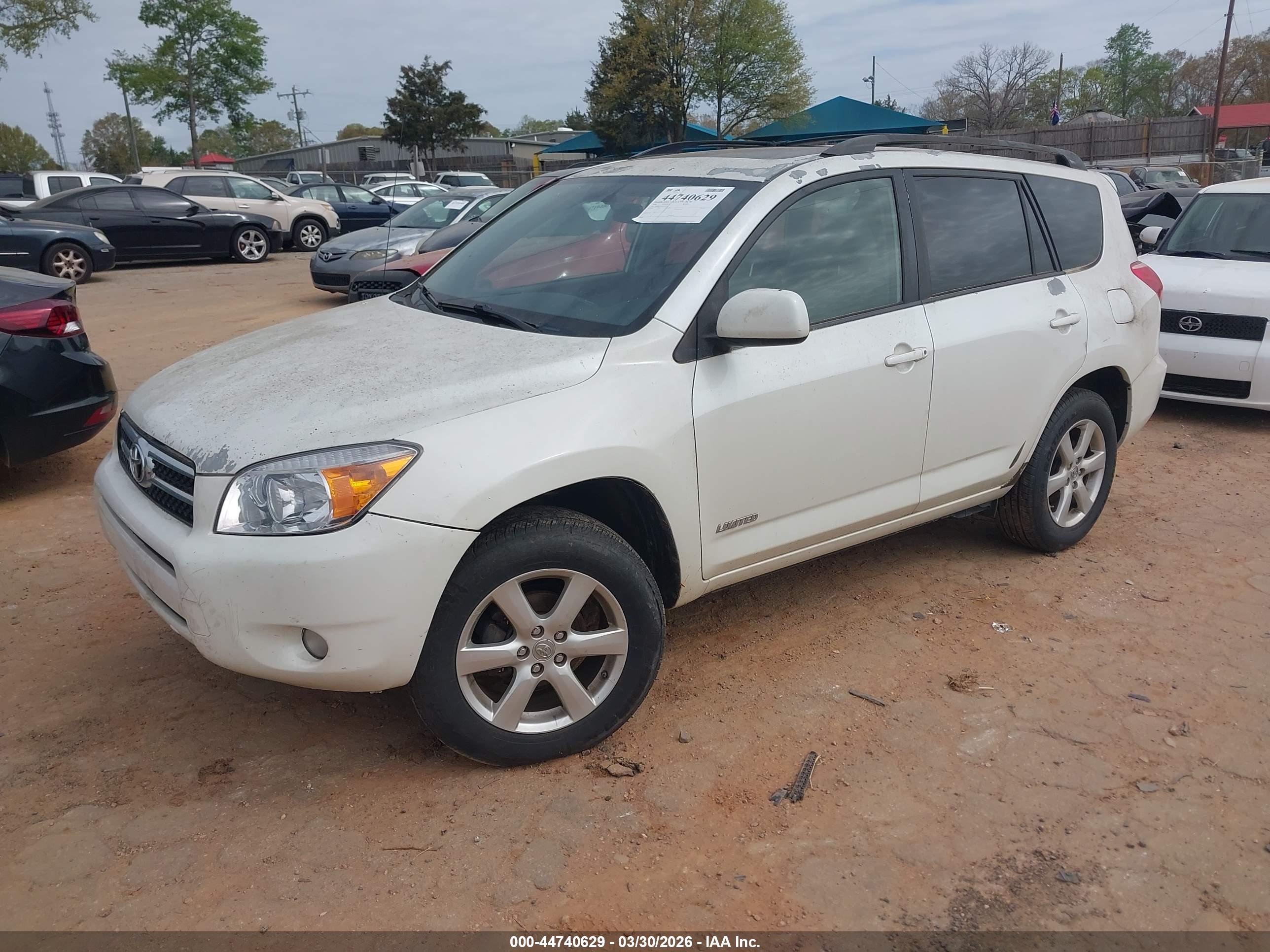 TOYOTA RAV4 image 2