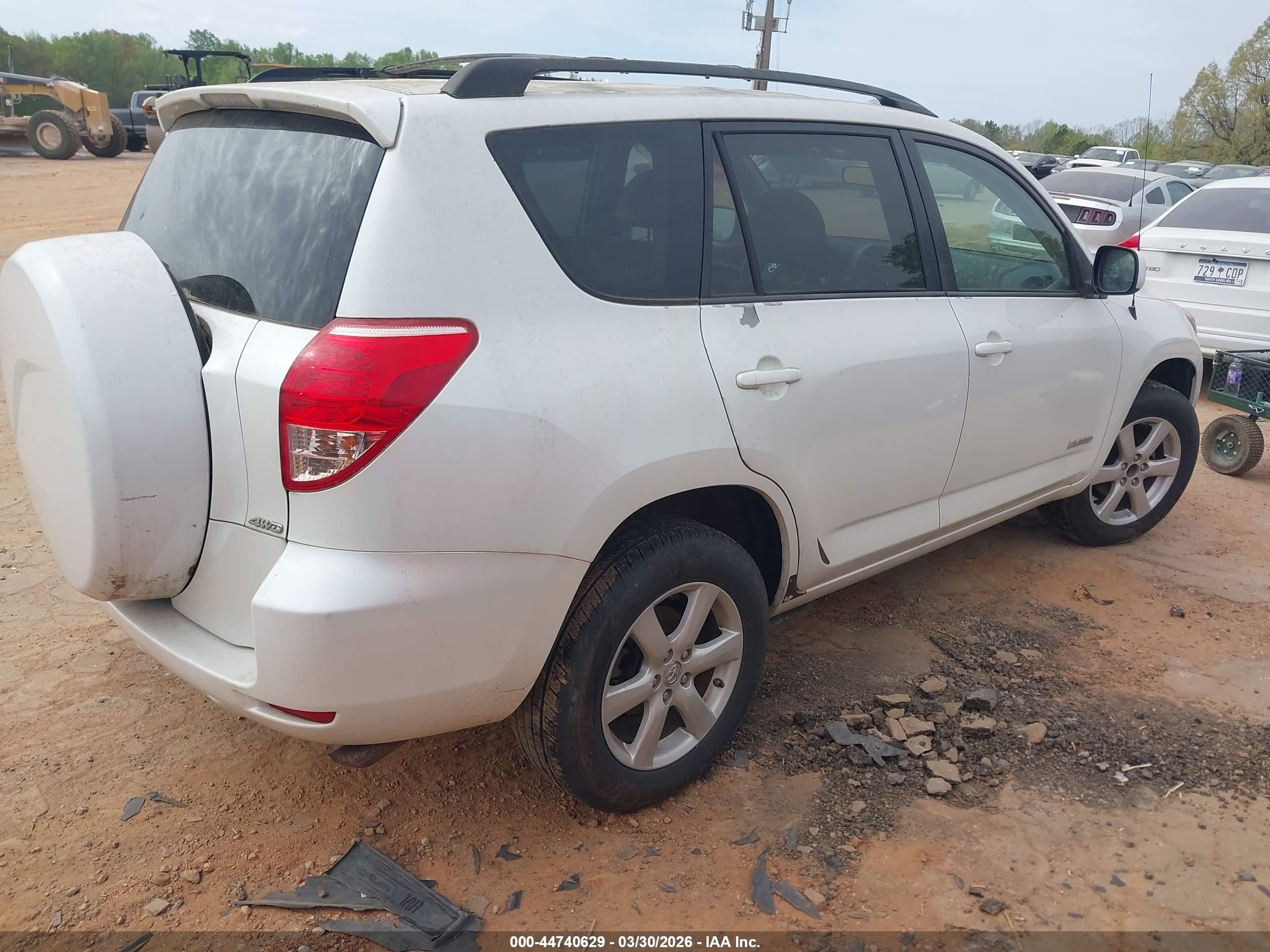 TOYOTA RAV4 image 4