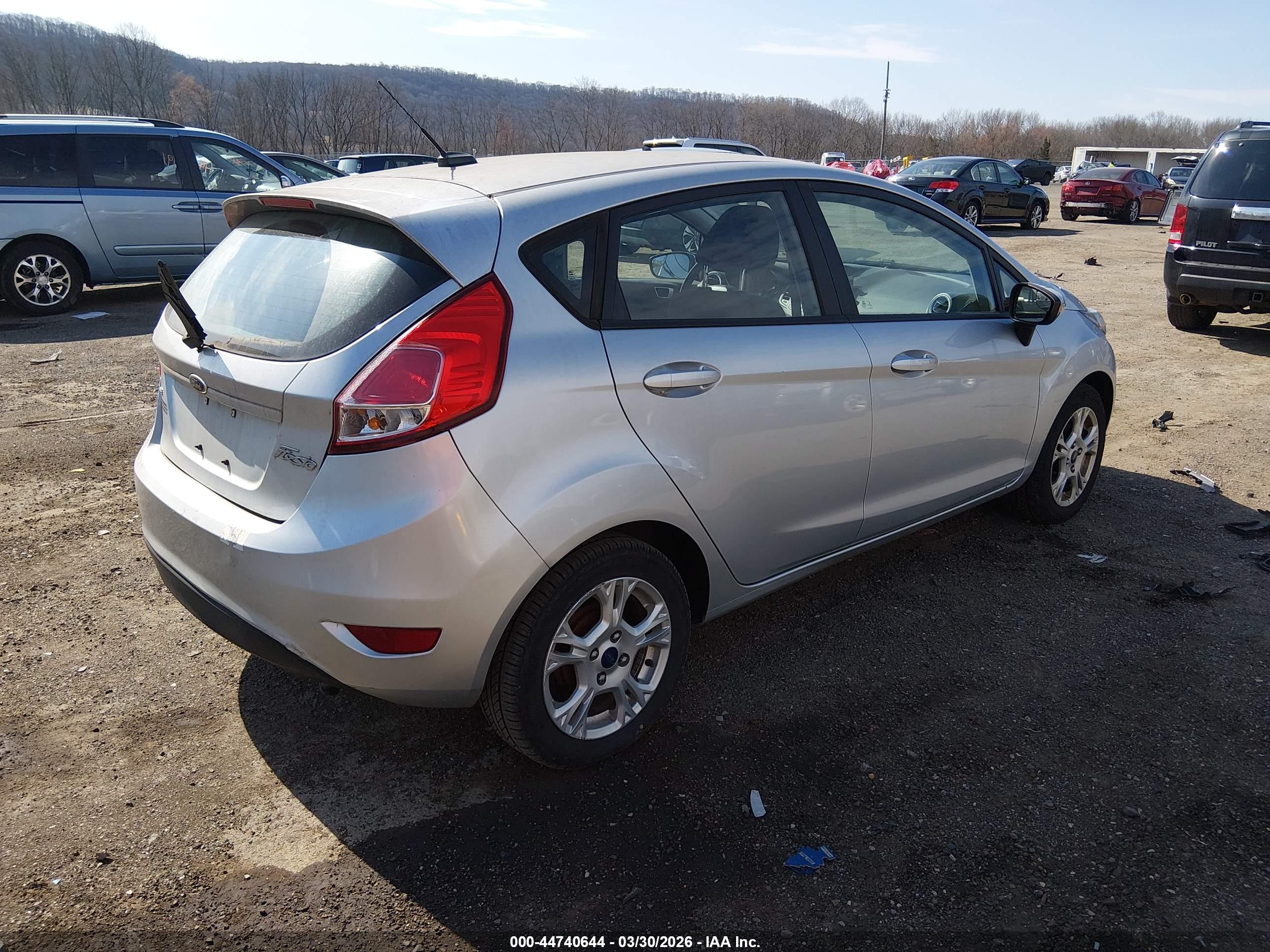 FORD FIESTA image 4