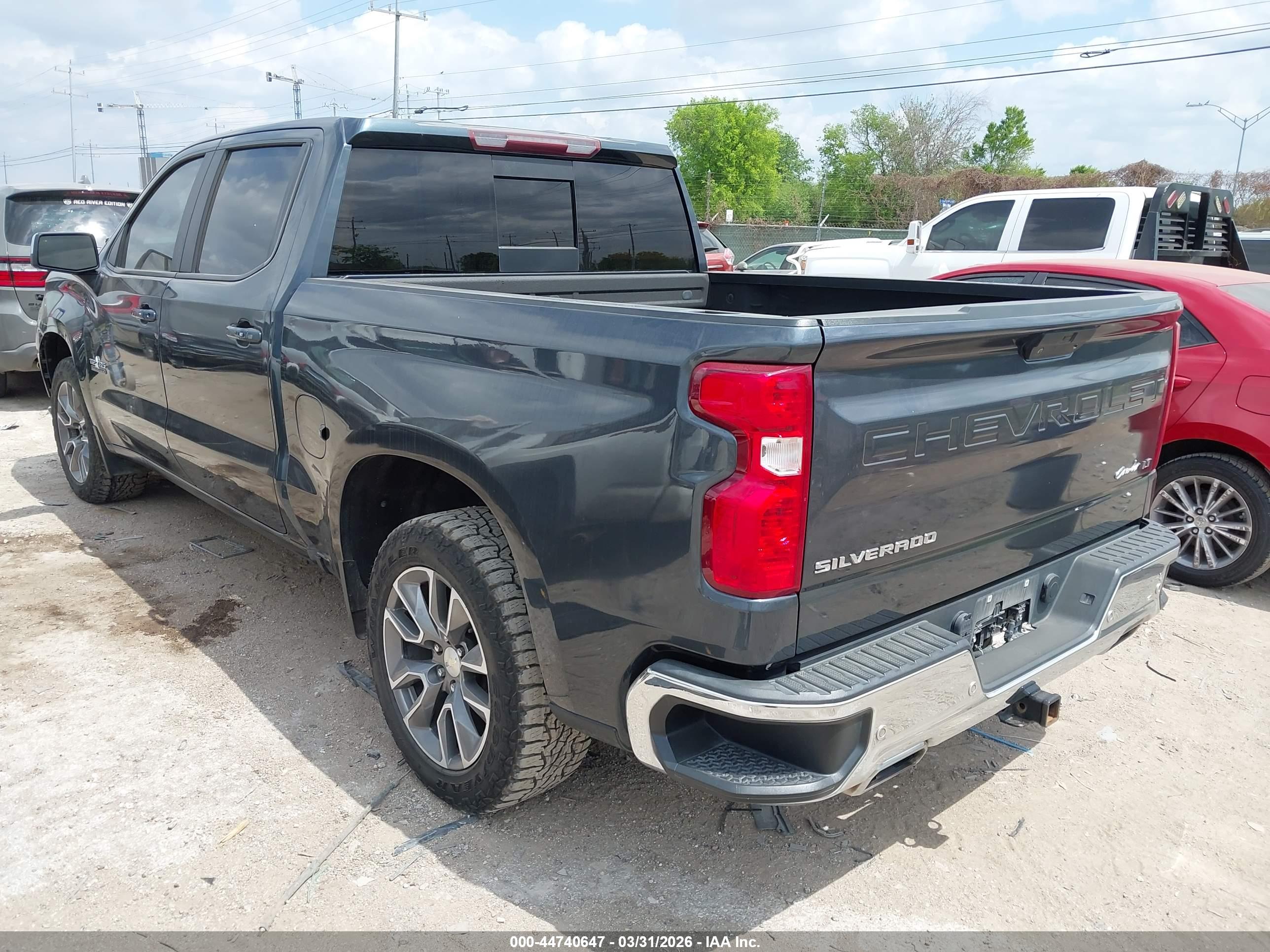 CHEVROLET SILVERADO image 3