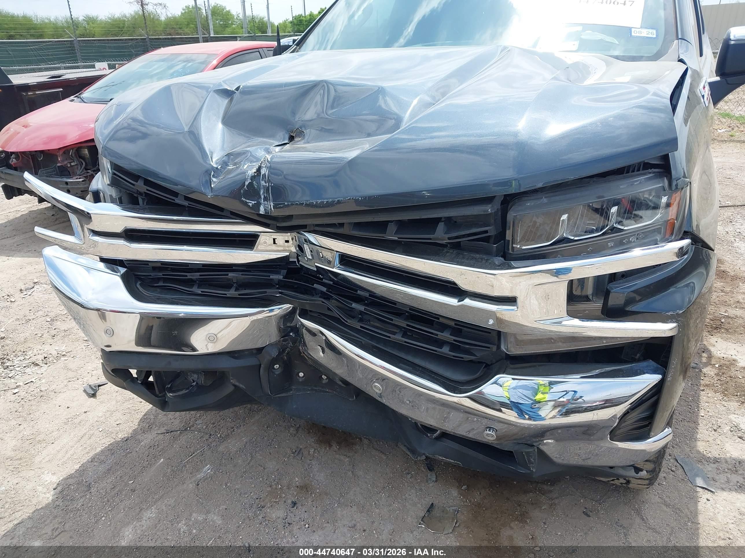 CHEVROLET SILVERADO image 6