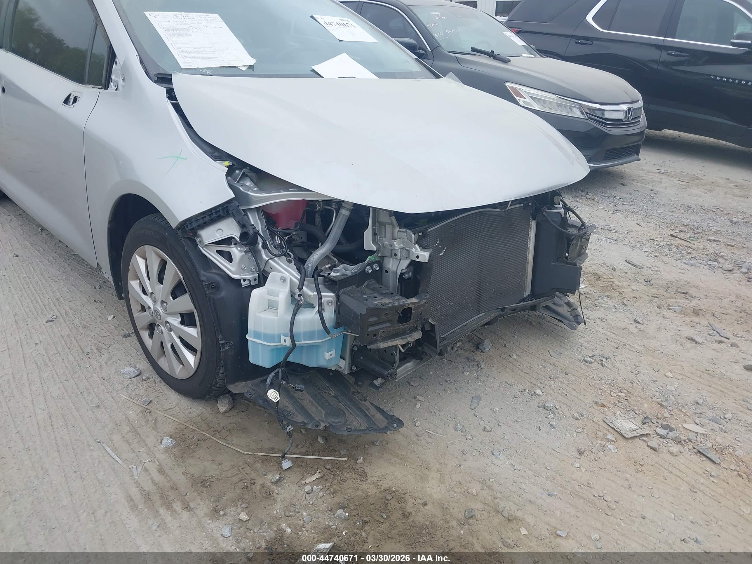 TOYOTA COROLLA image 6