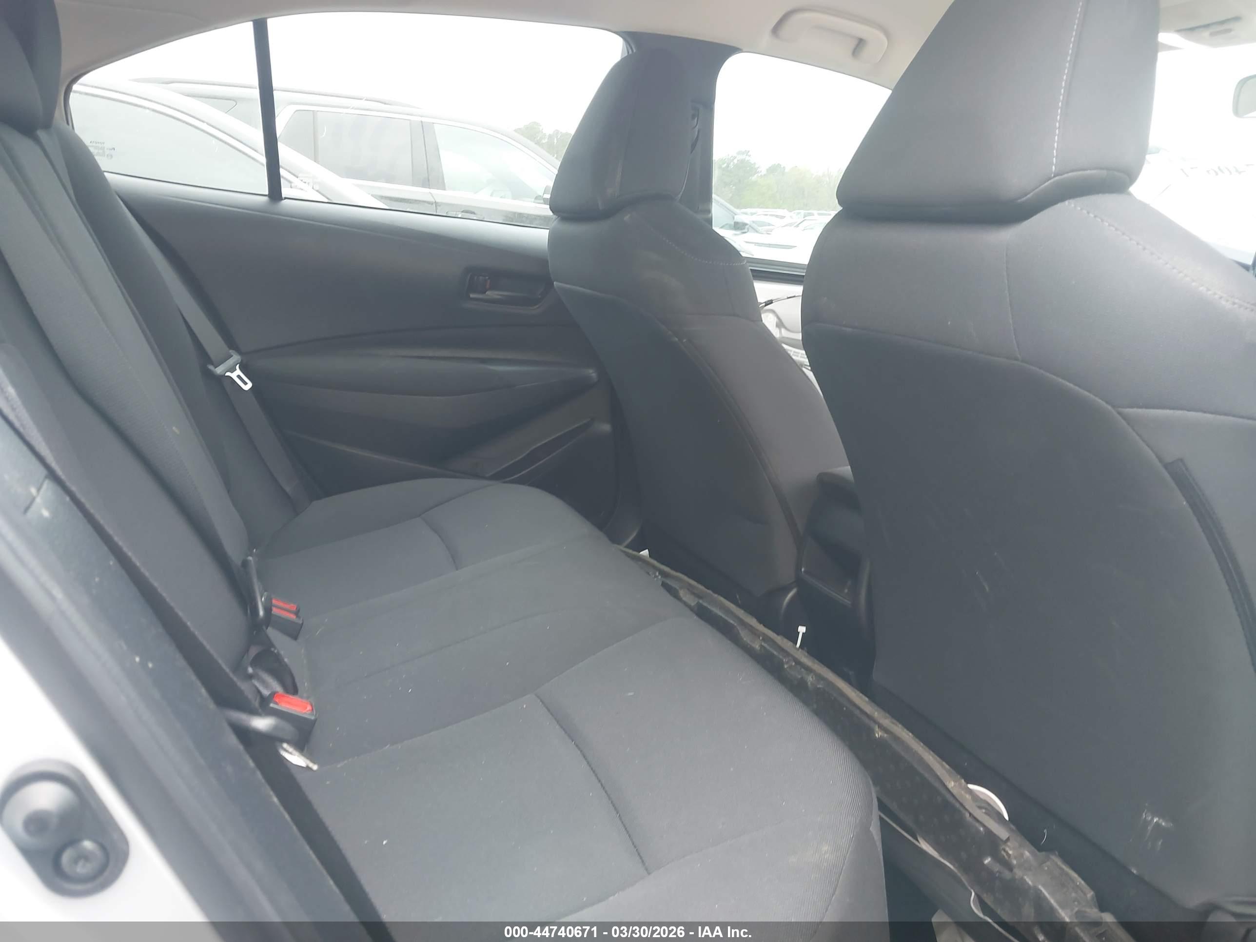 TOYOTA COROLLA image 8