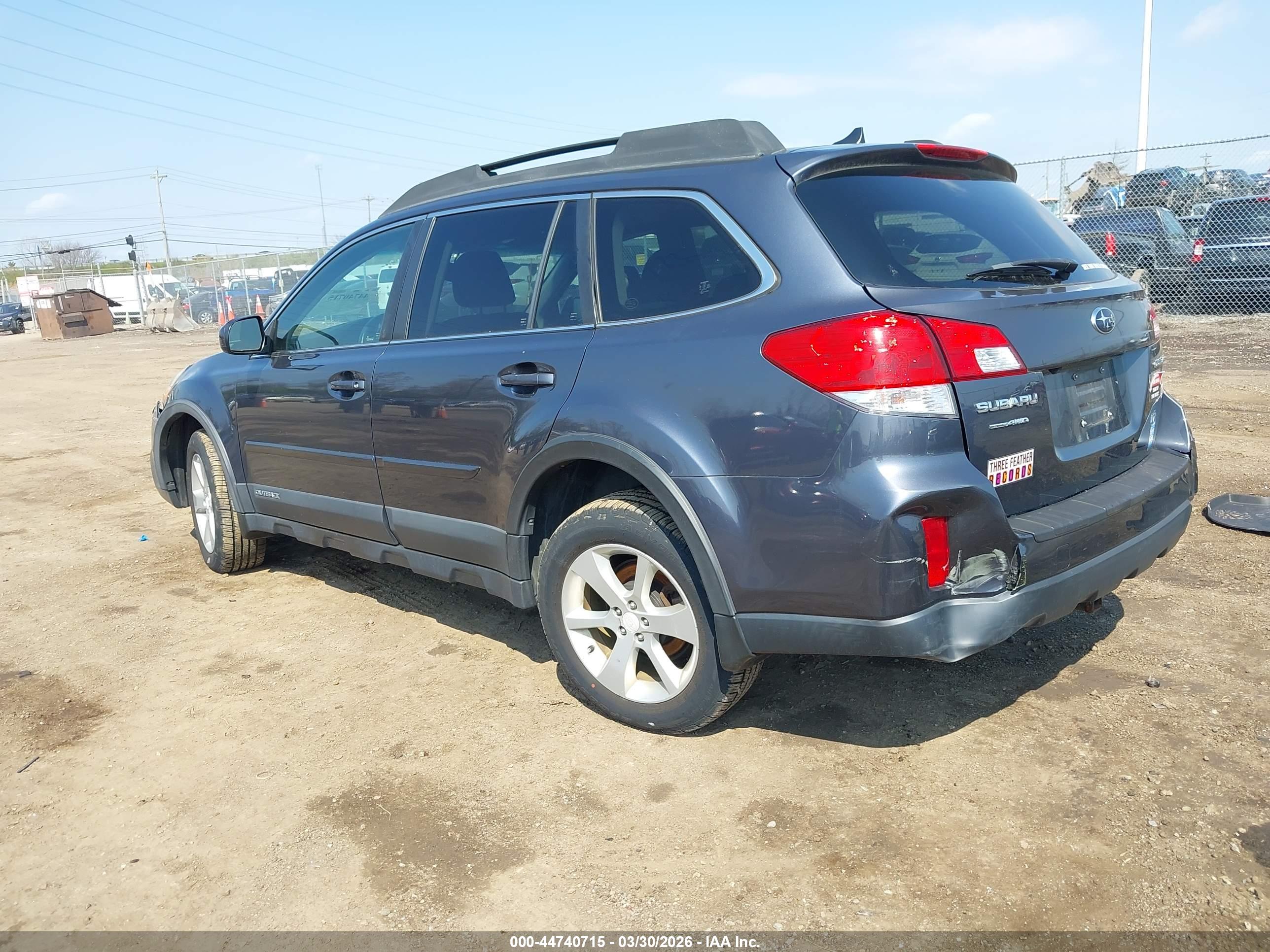 SUBARU OUTBACK image 3