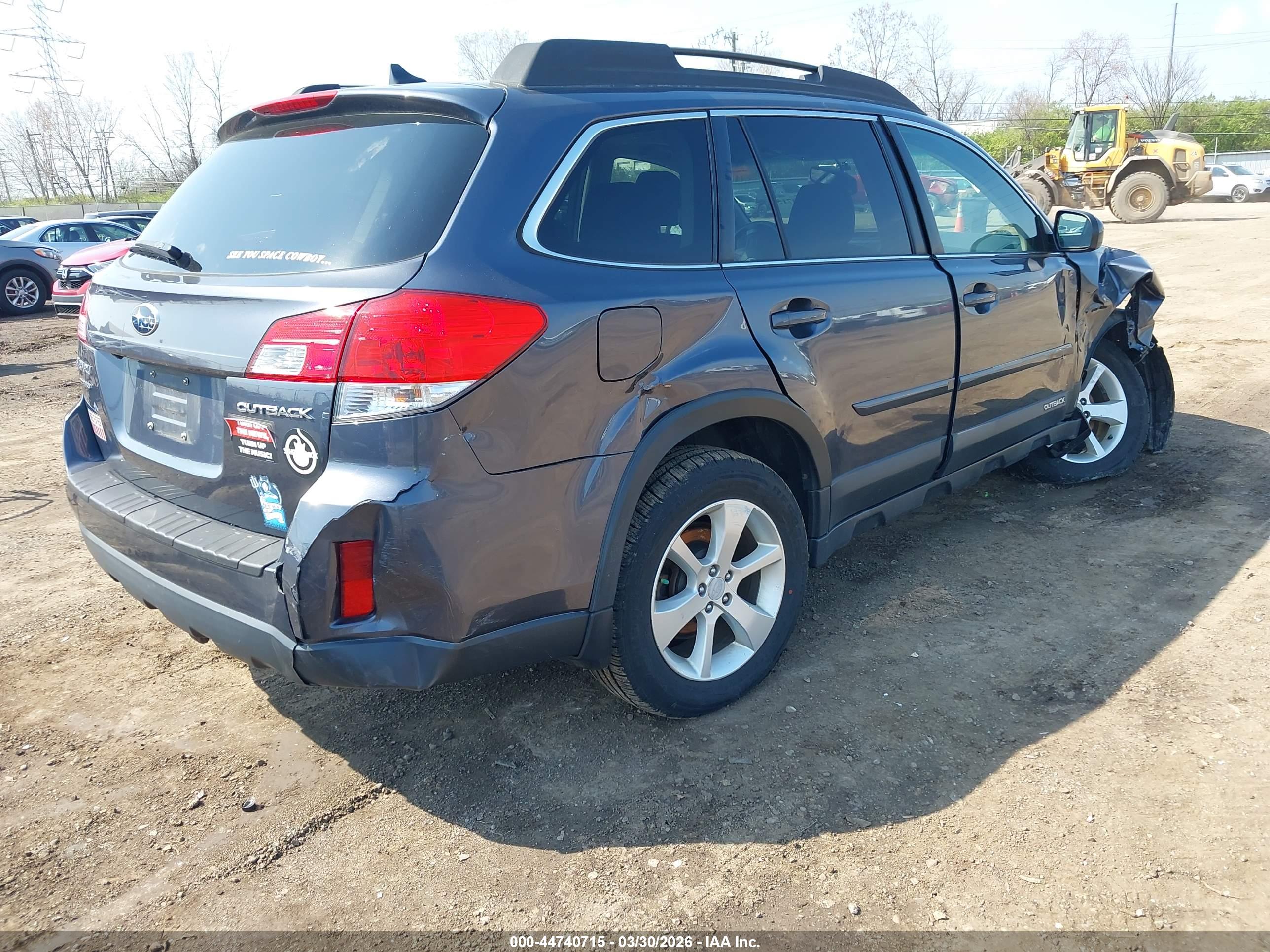 SUBARU OUTBACK image 4