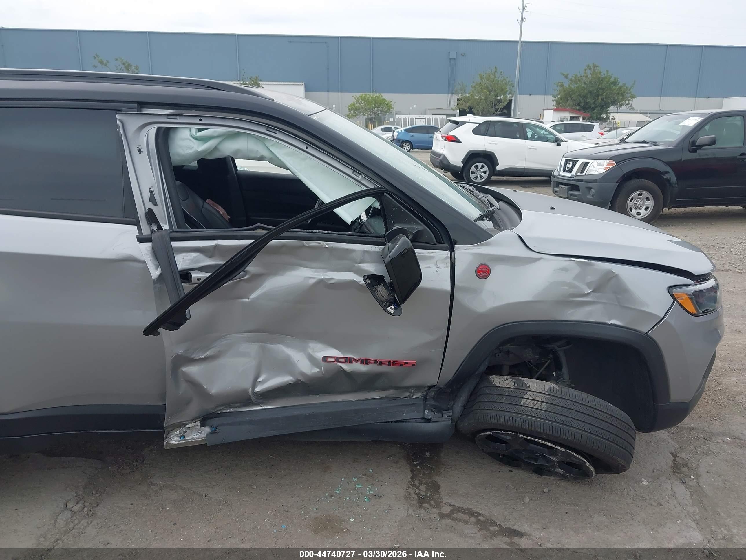 JEEP COMPASS image 6