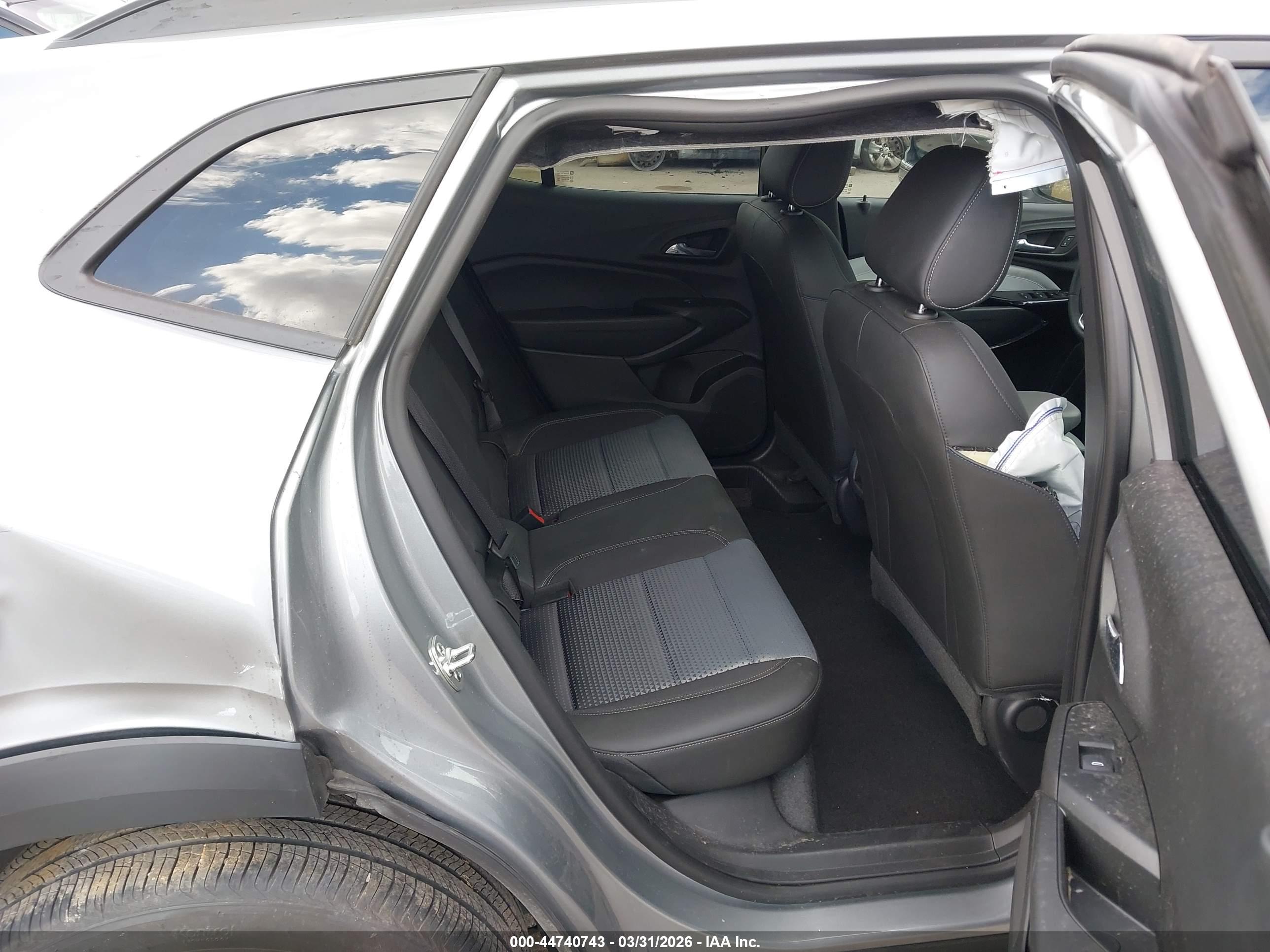 CHEVROLET TRAX image 8