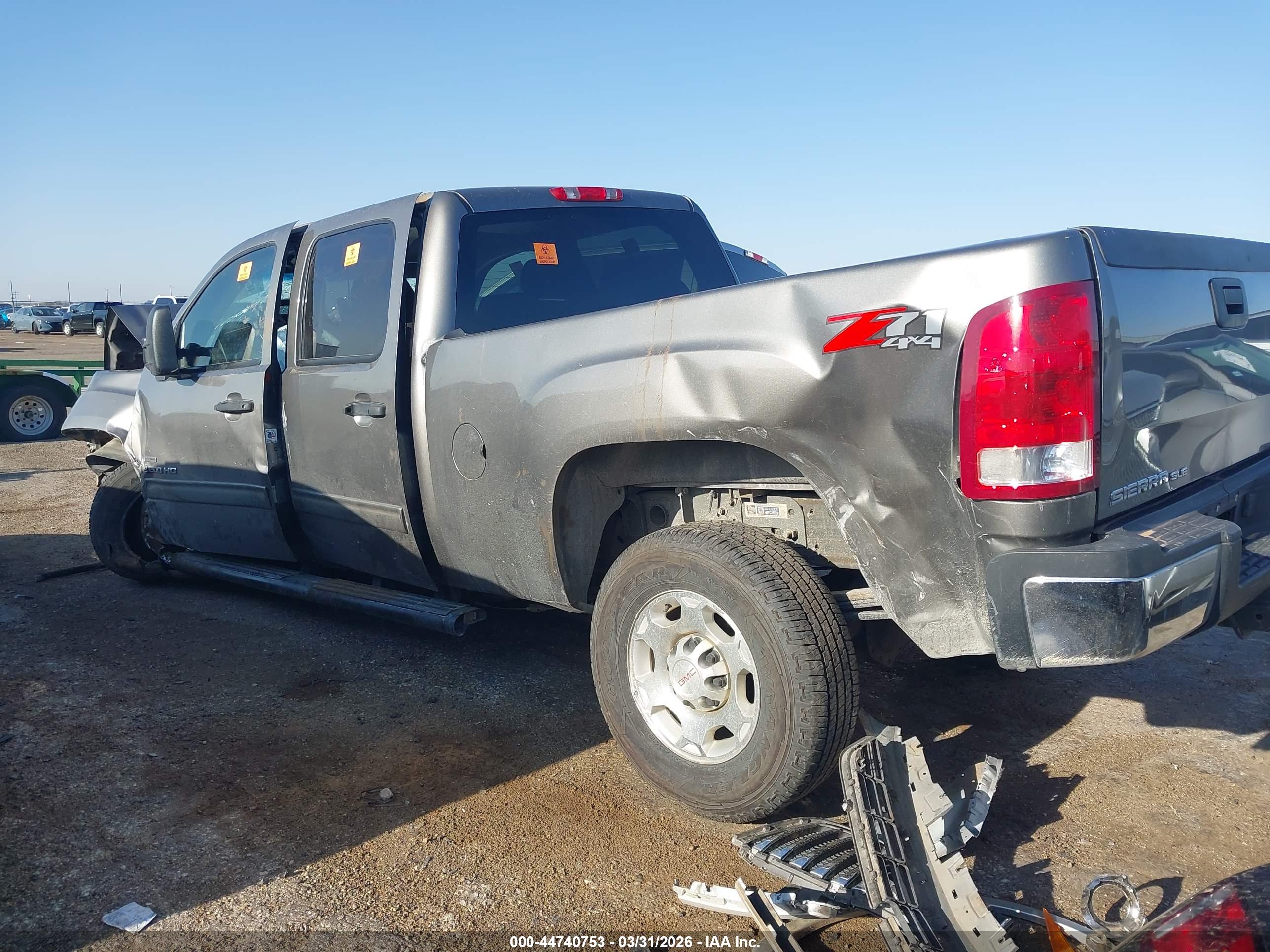 GMC SIERRA image 3