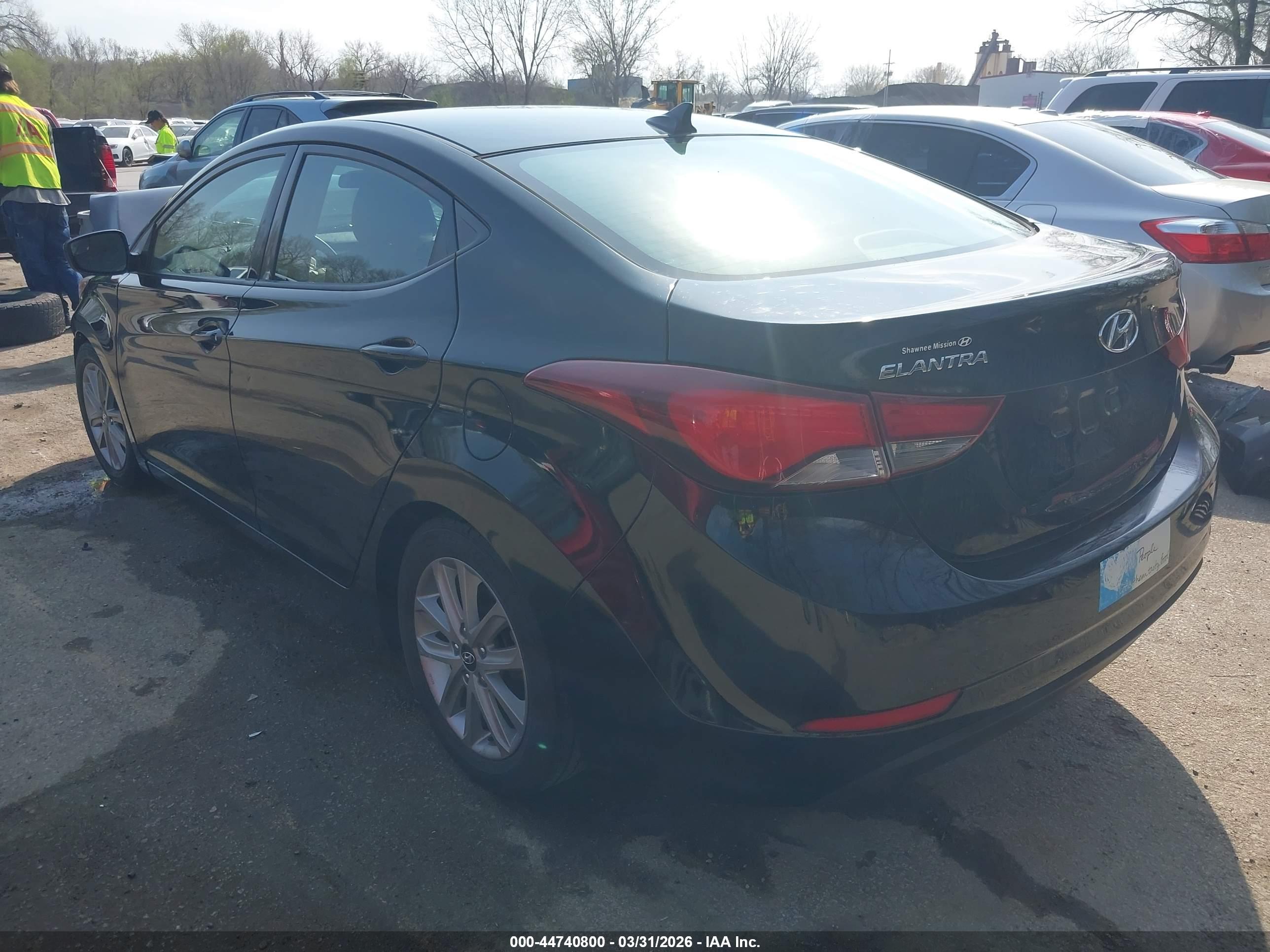 HYUNDAI ELANTRA image 3
