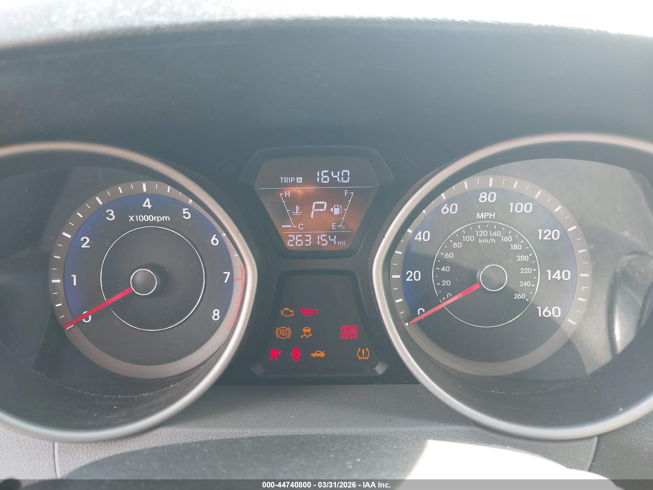 HYUNDAI ELANTRA image 7