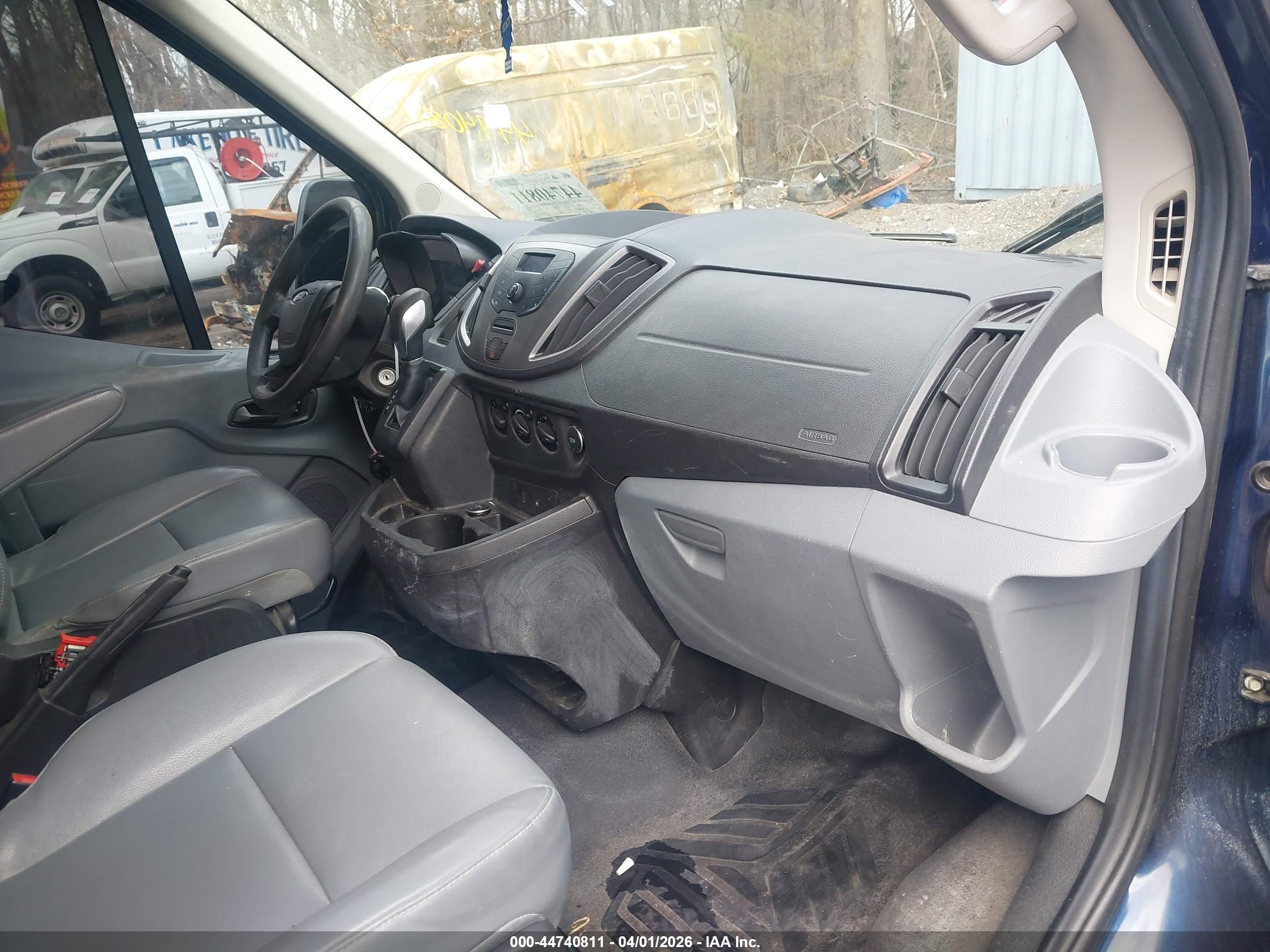 FORD TRANSIT-150 image 5