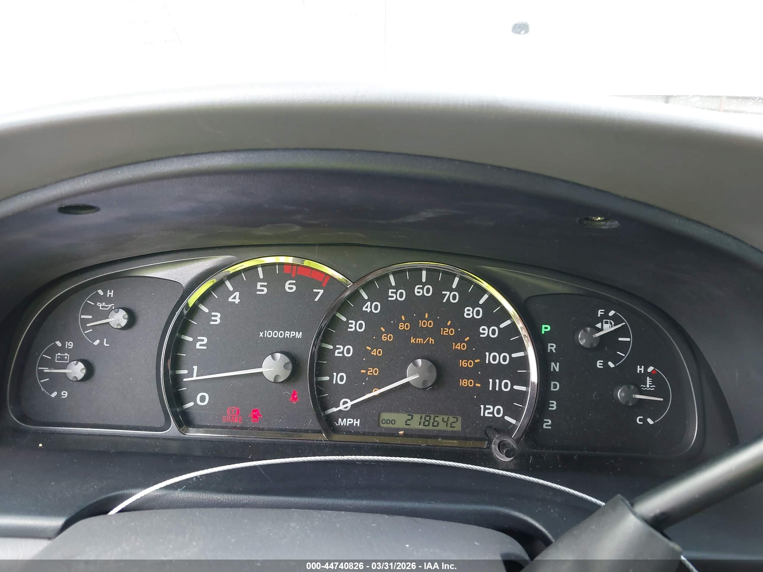 TOYOTA SEQUOIA image 7
