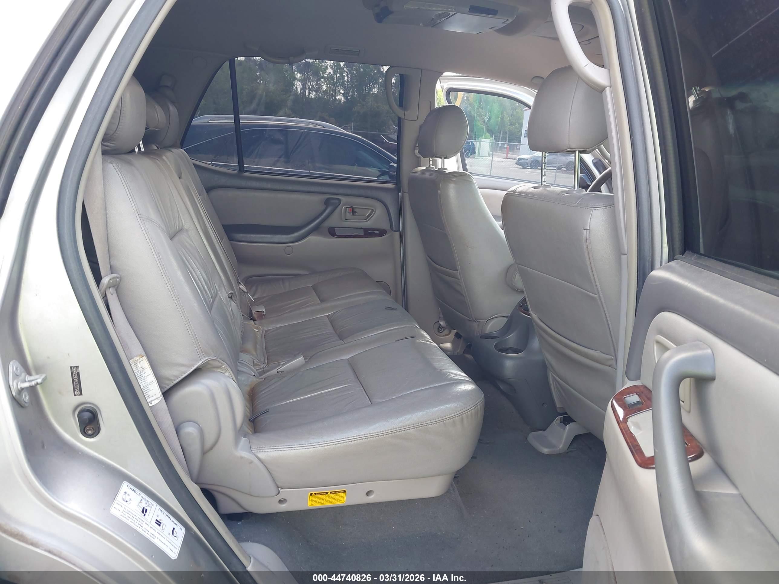 TOYOTA SEQUOIA image 8