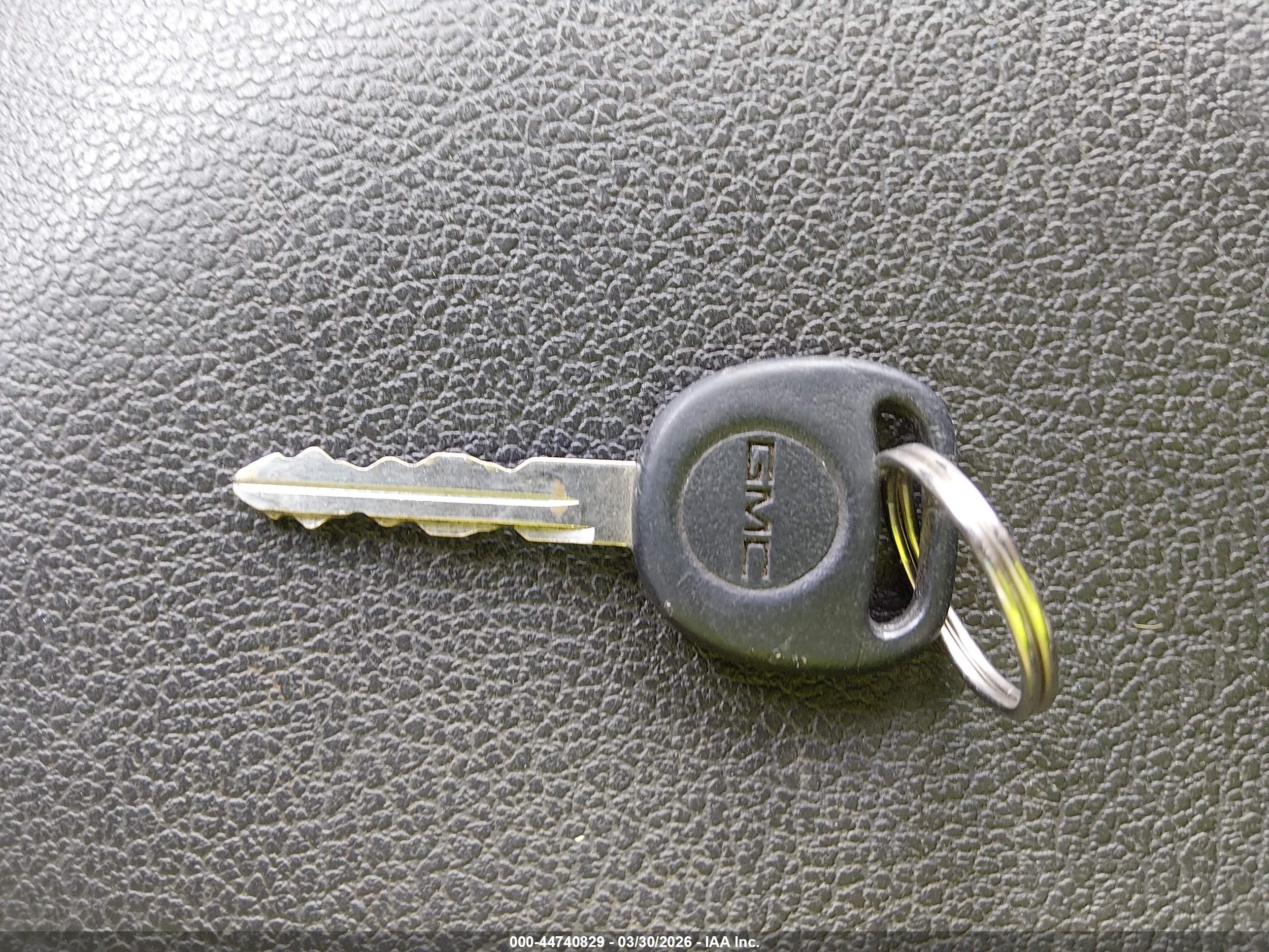 GMC ENVOY image 11
