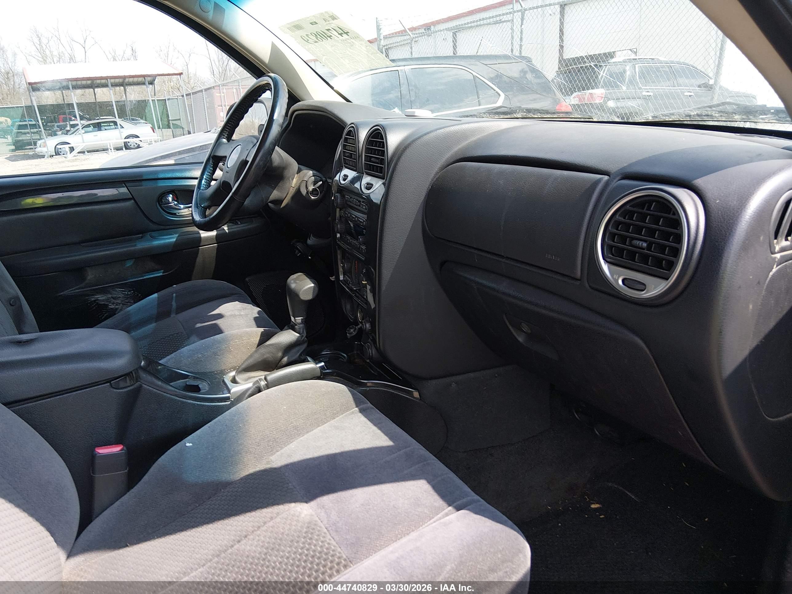 GMC ENVOY image 5