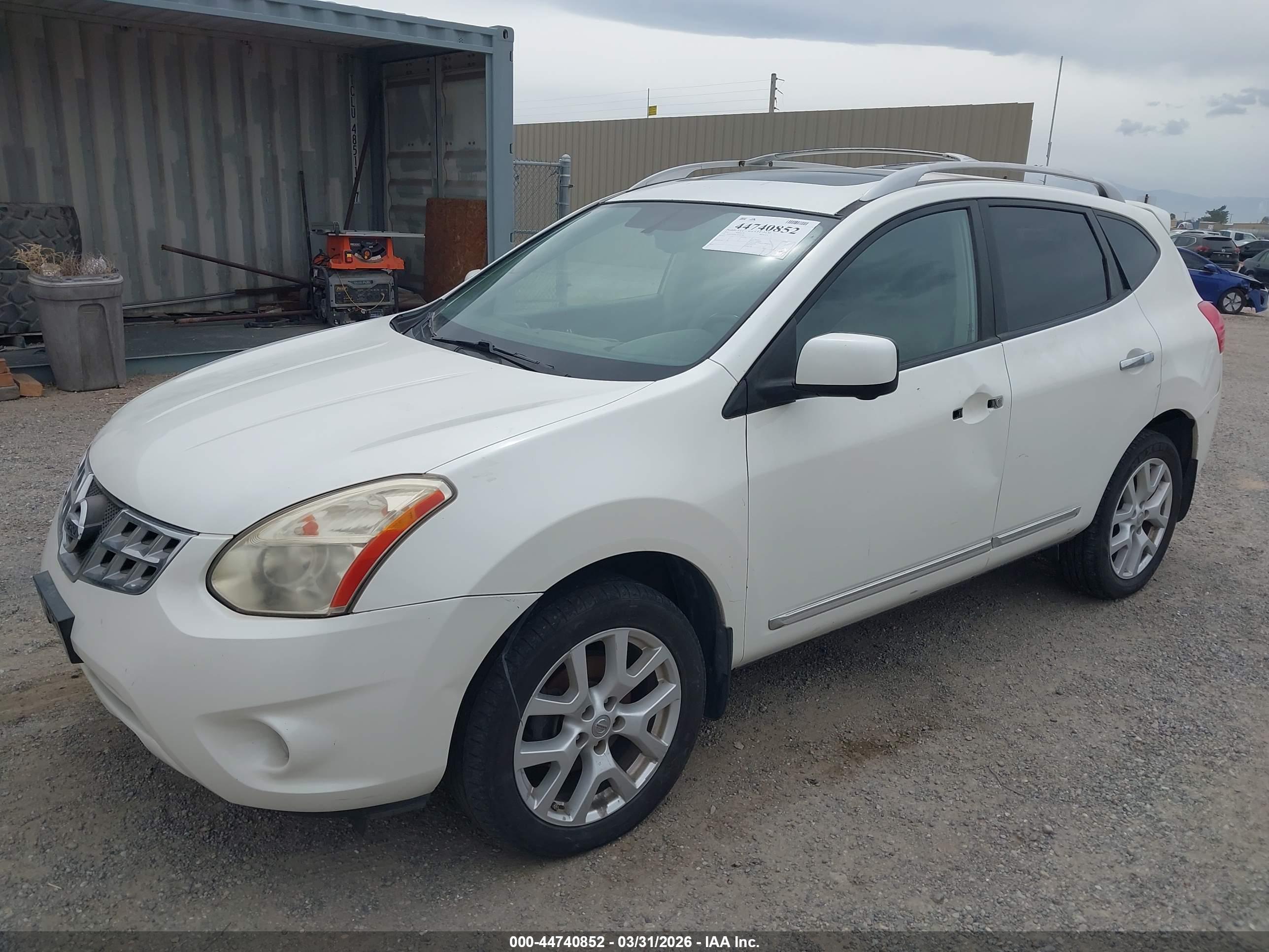 NISSAN ROGUE image 2
