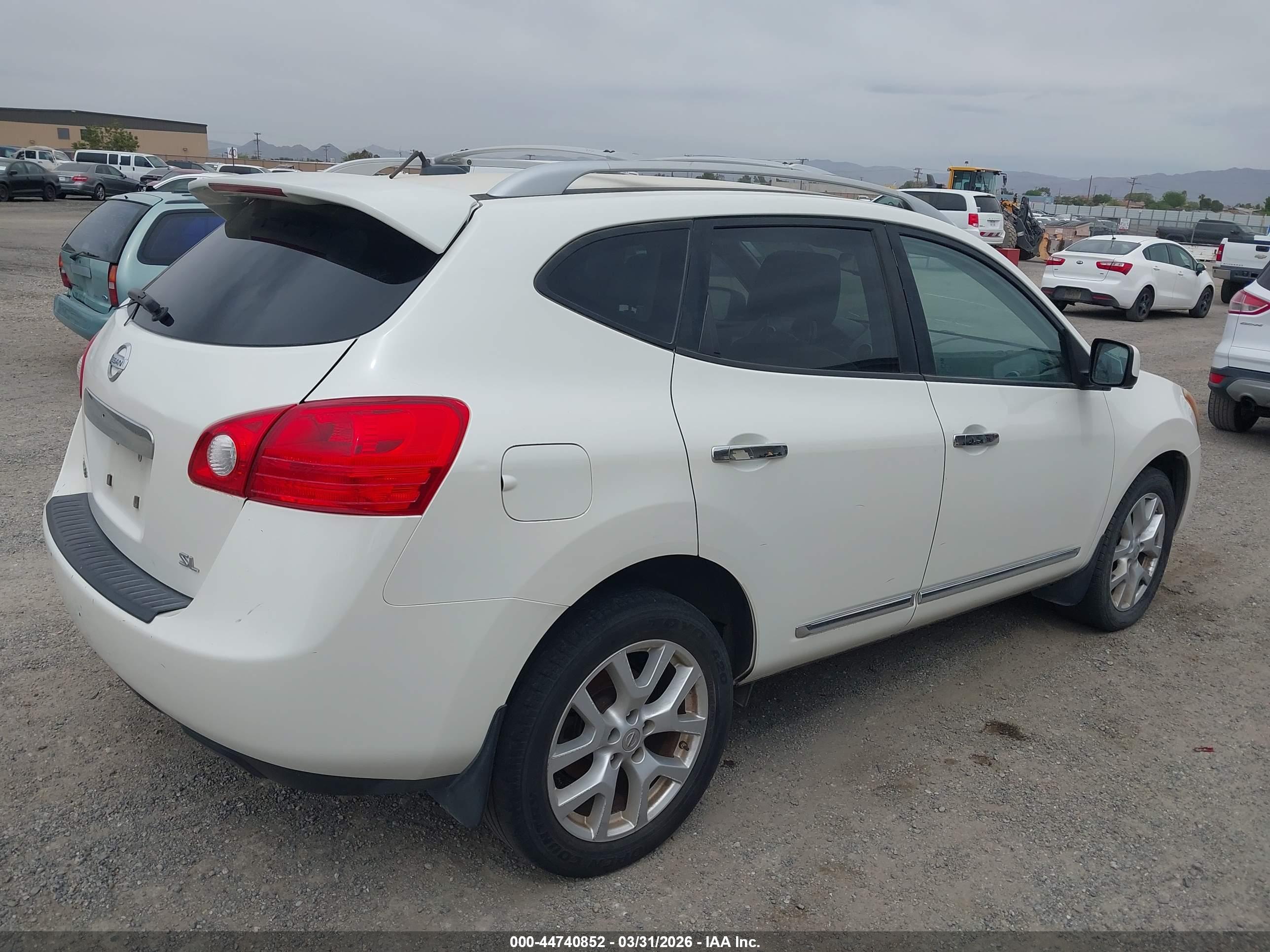 NISSAN ROGUE image 4