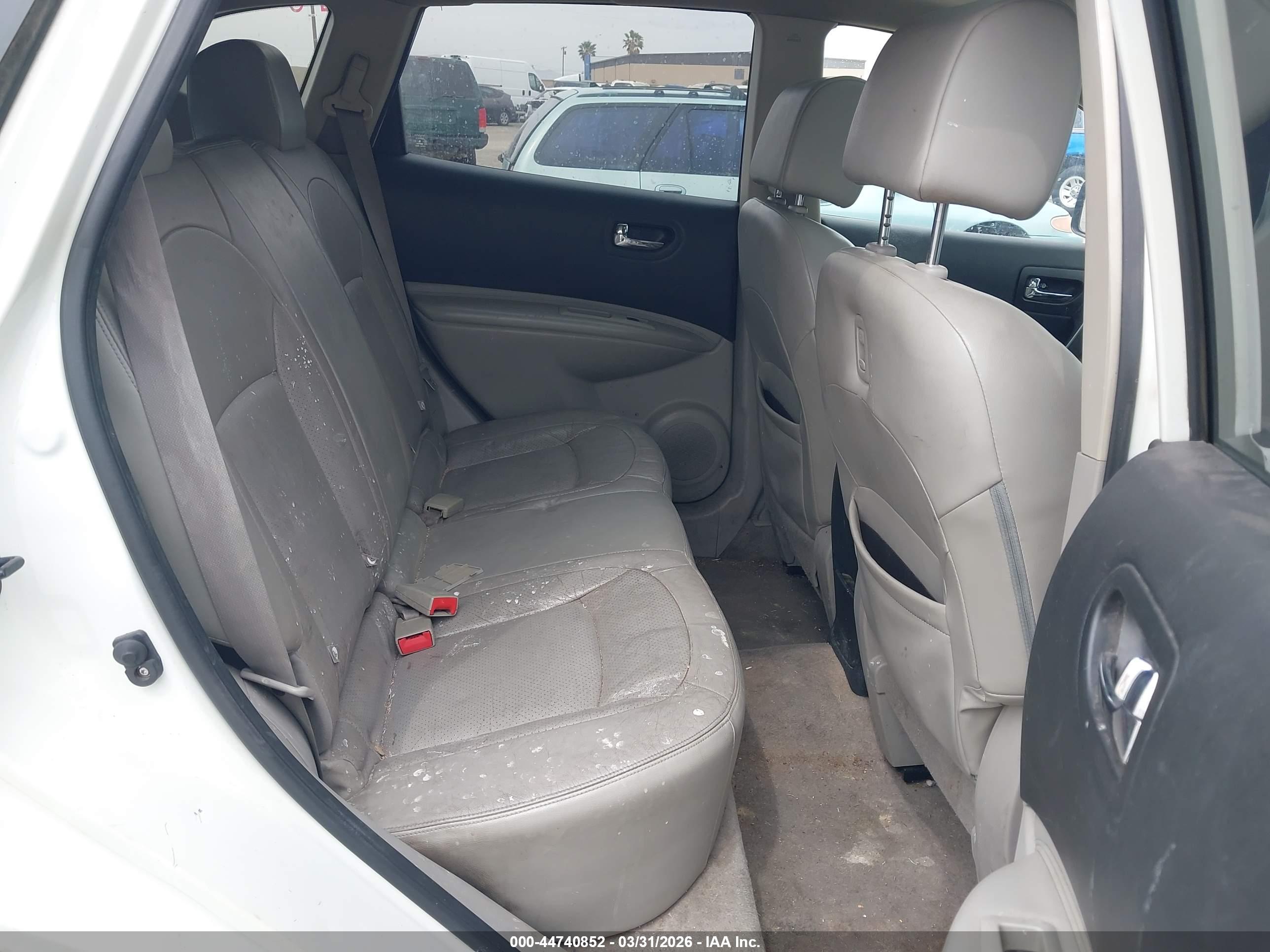 NISSAN ROGUE image 8