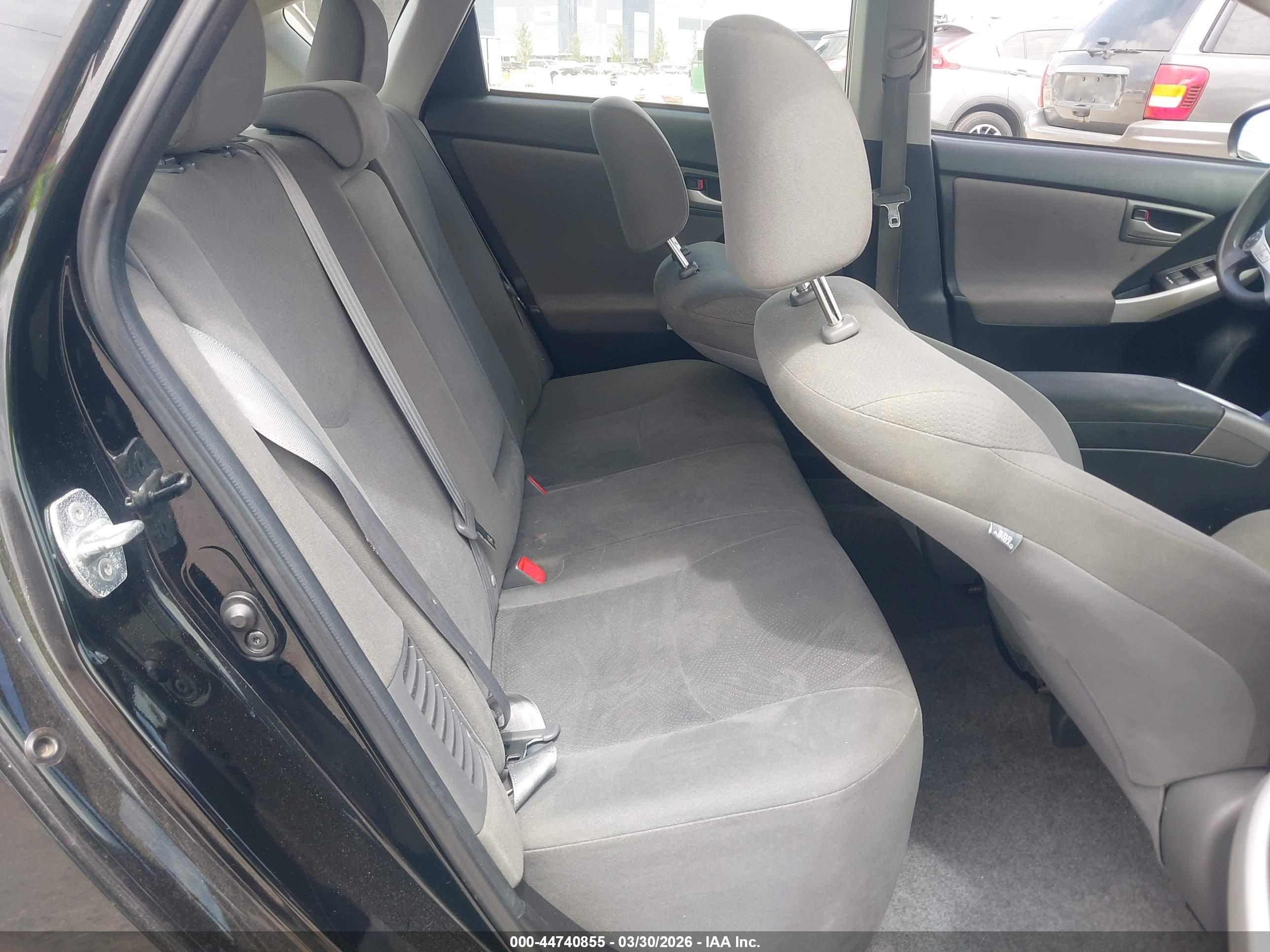 TOYOTA PRIUS image 8