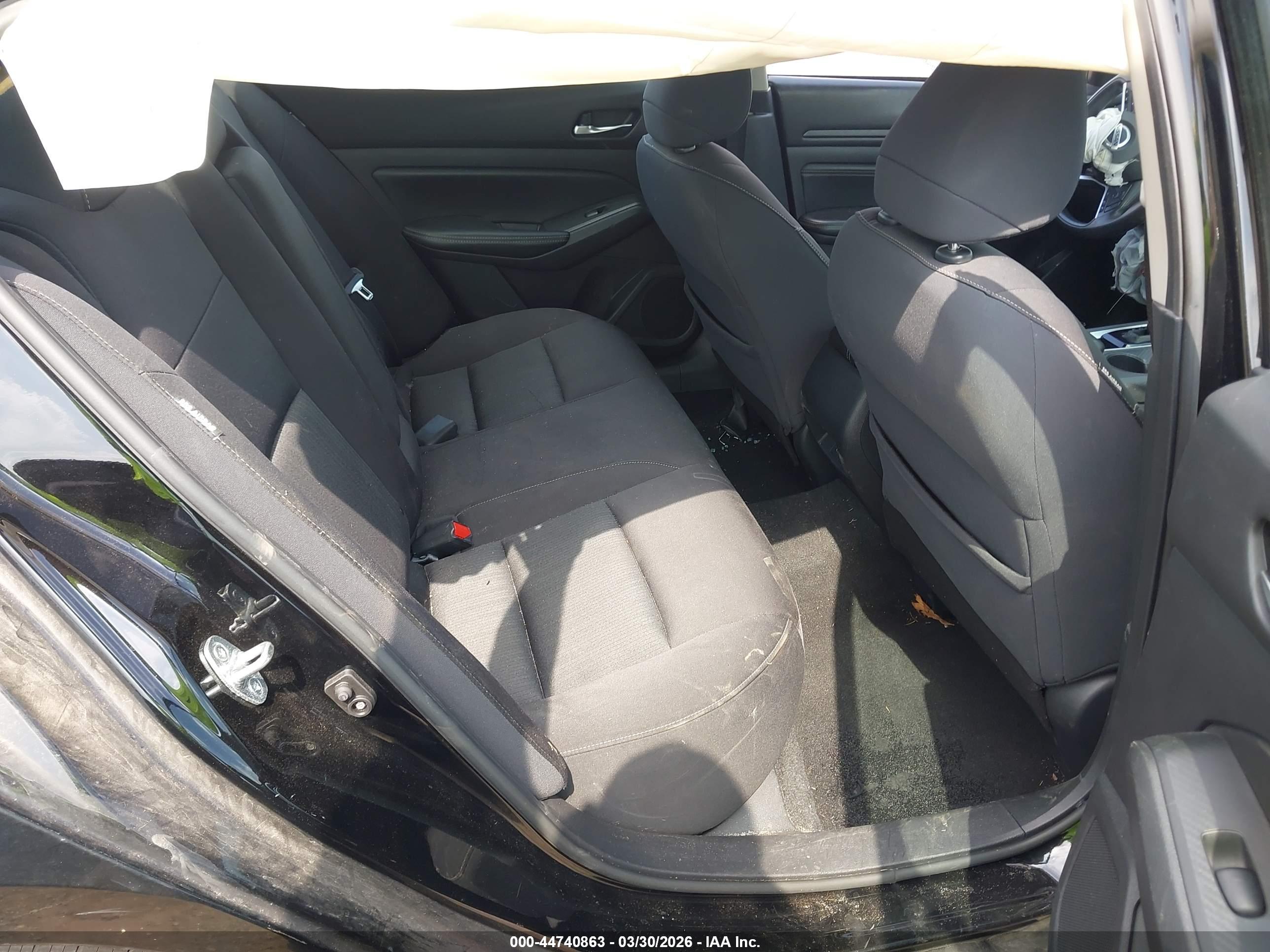 NISSAN ALTIMA image 8