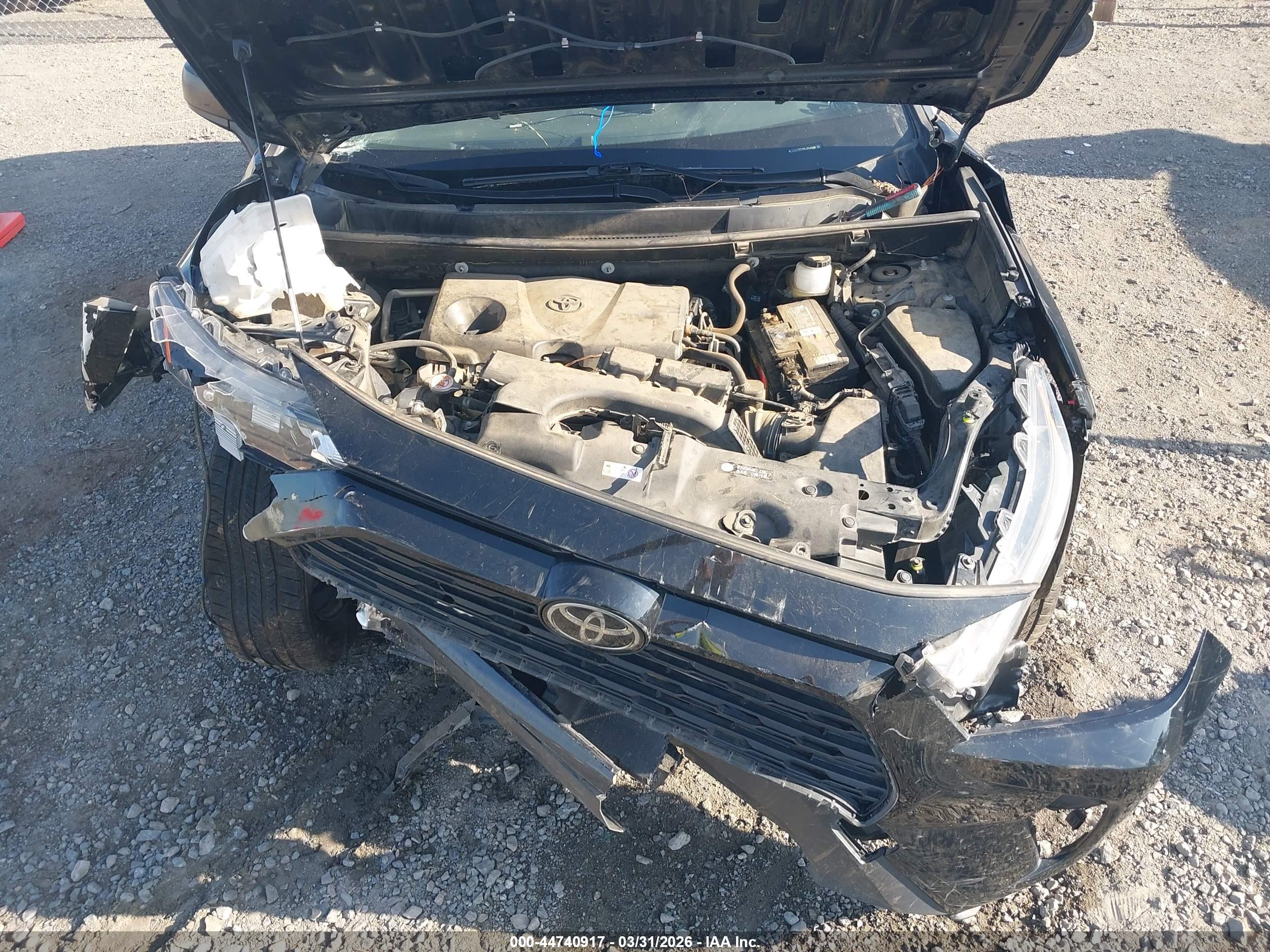 TOYOTA RAV4 image 10