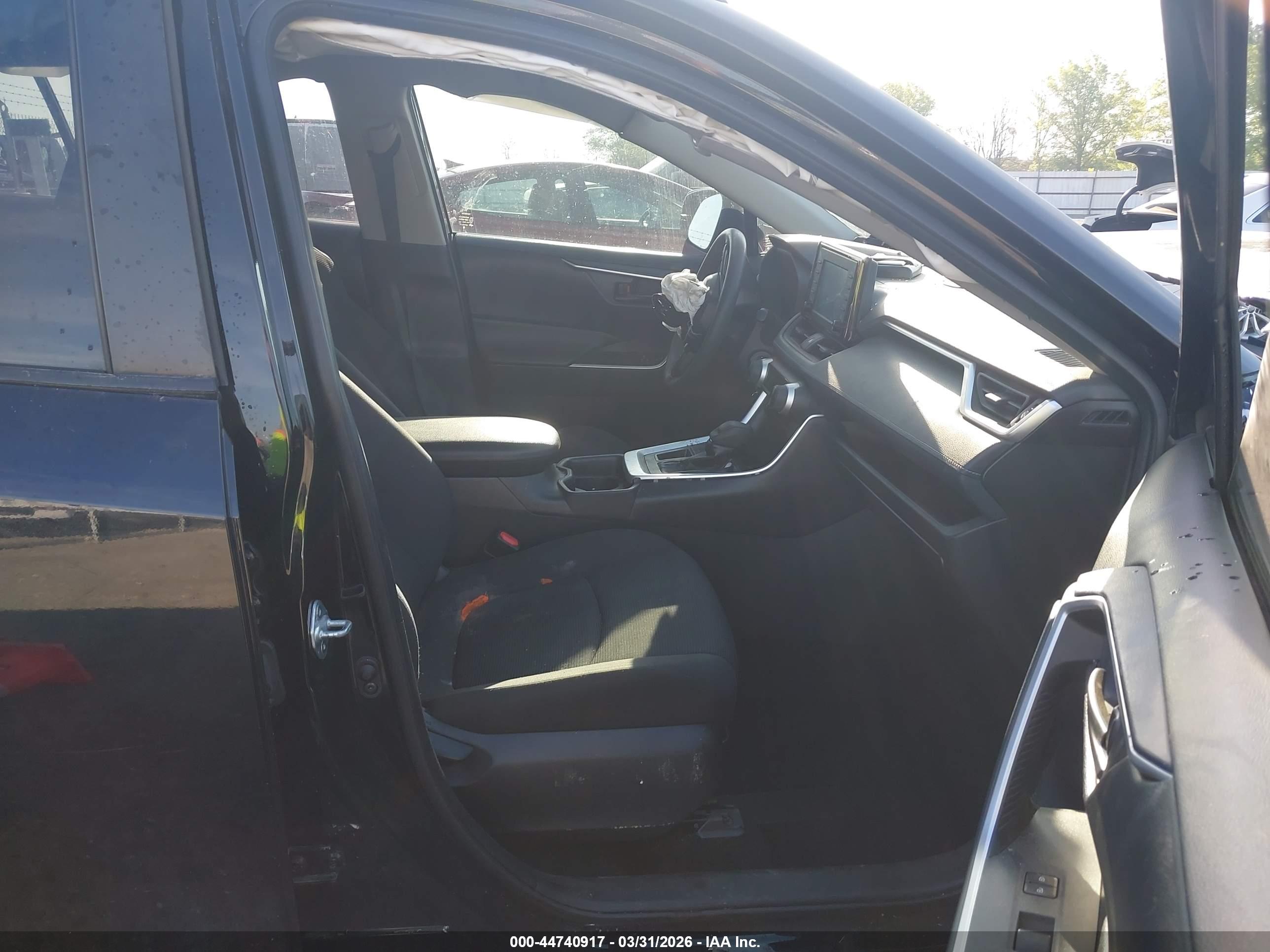 TOYOTA RAV4 image 5