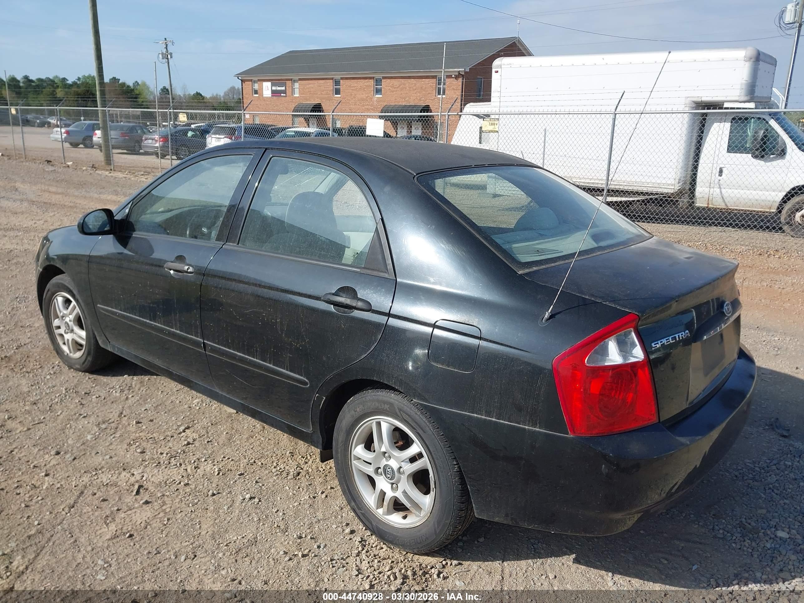 KIA SPECTRA image 3