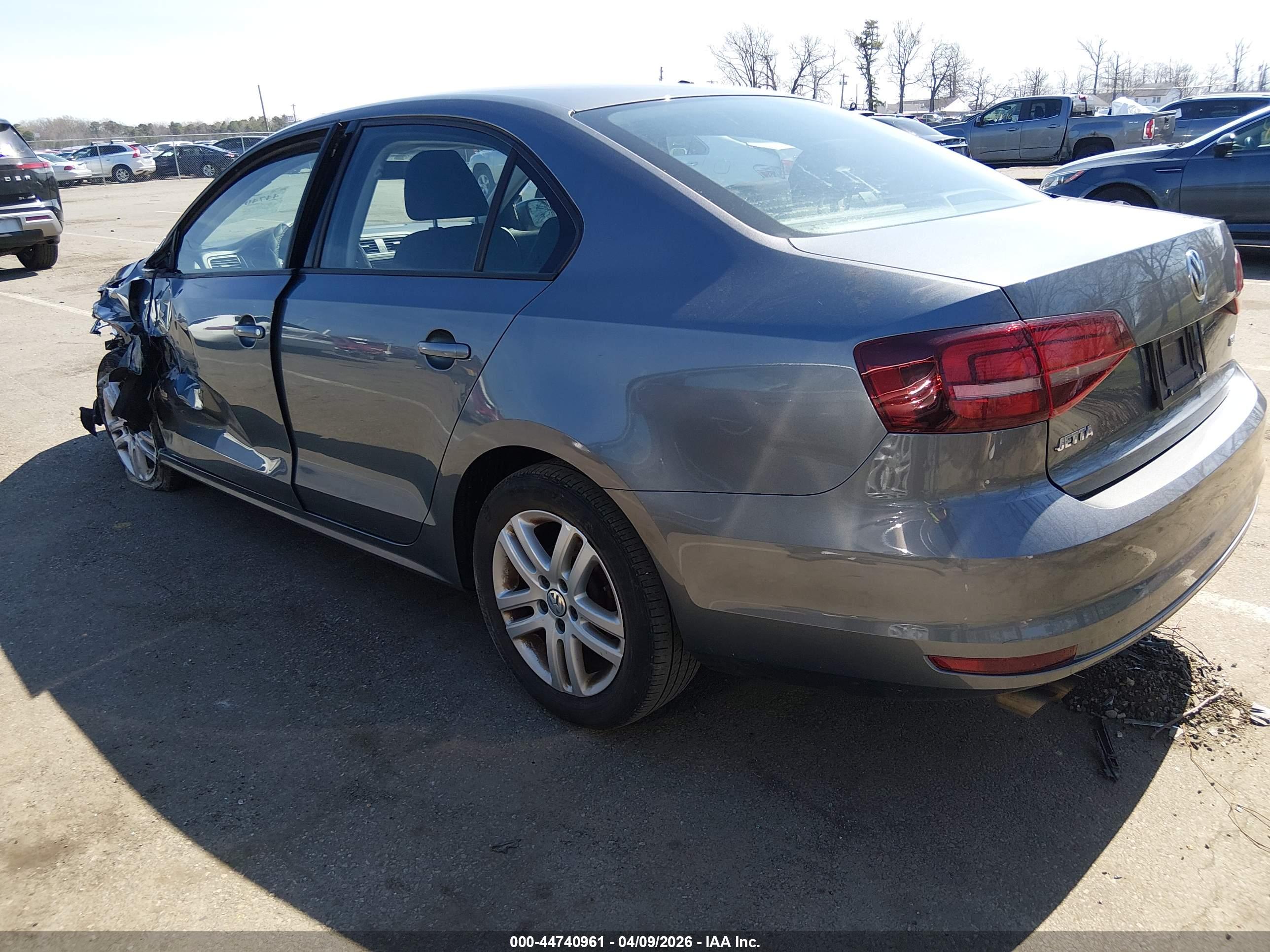 VOLKSWAGEN JETTA image 3