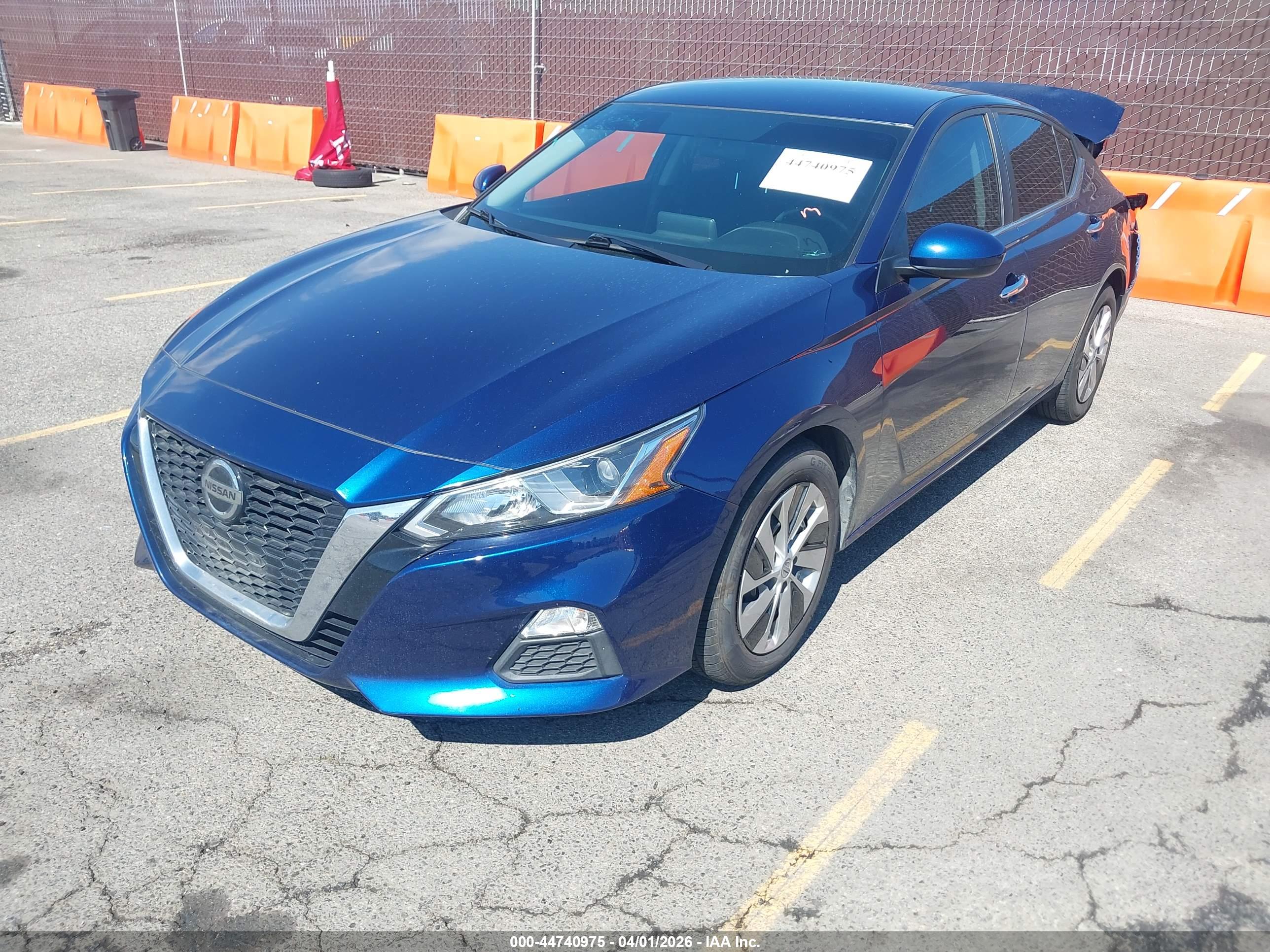 NISSAN ALTIMA image 2