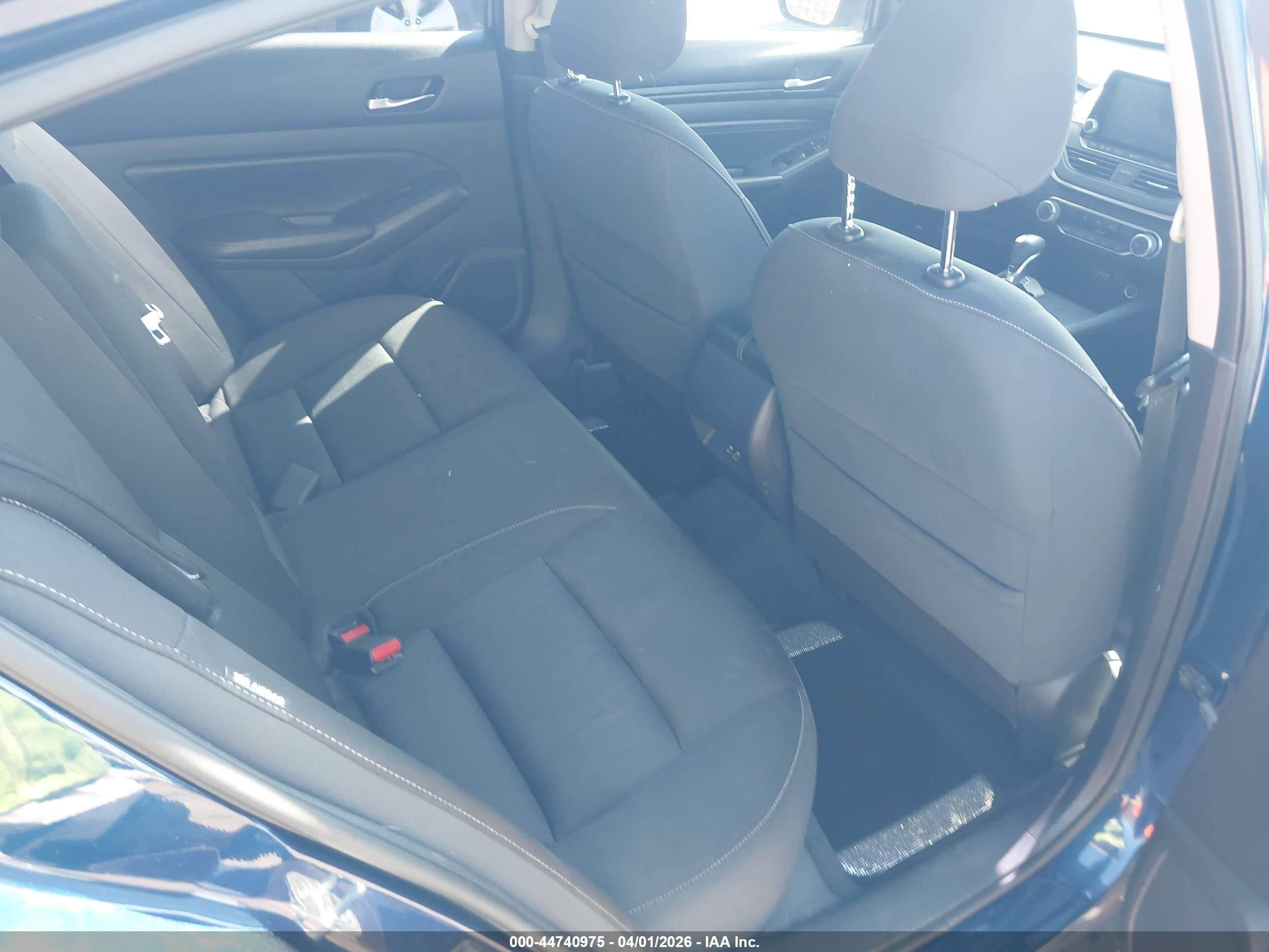 NISSAN ALTIMA image 8