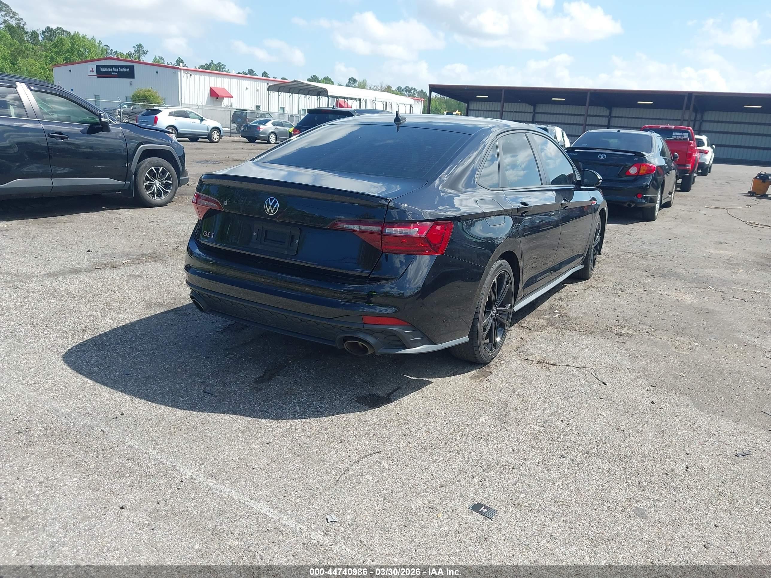 VOLKSWAGEN JETTA image 4