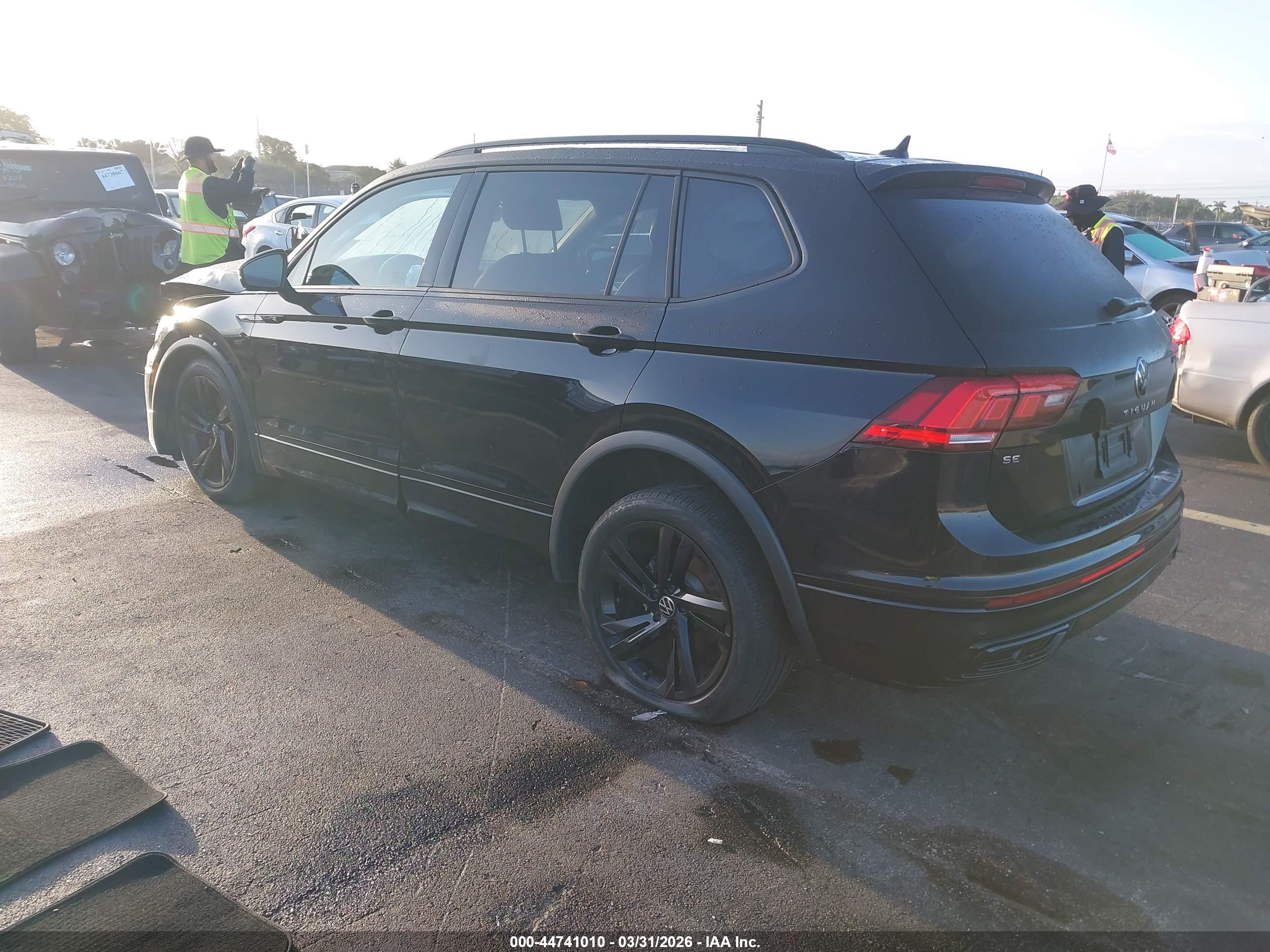 VOLKSWAGEN TIGUAN image 3