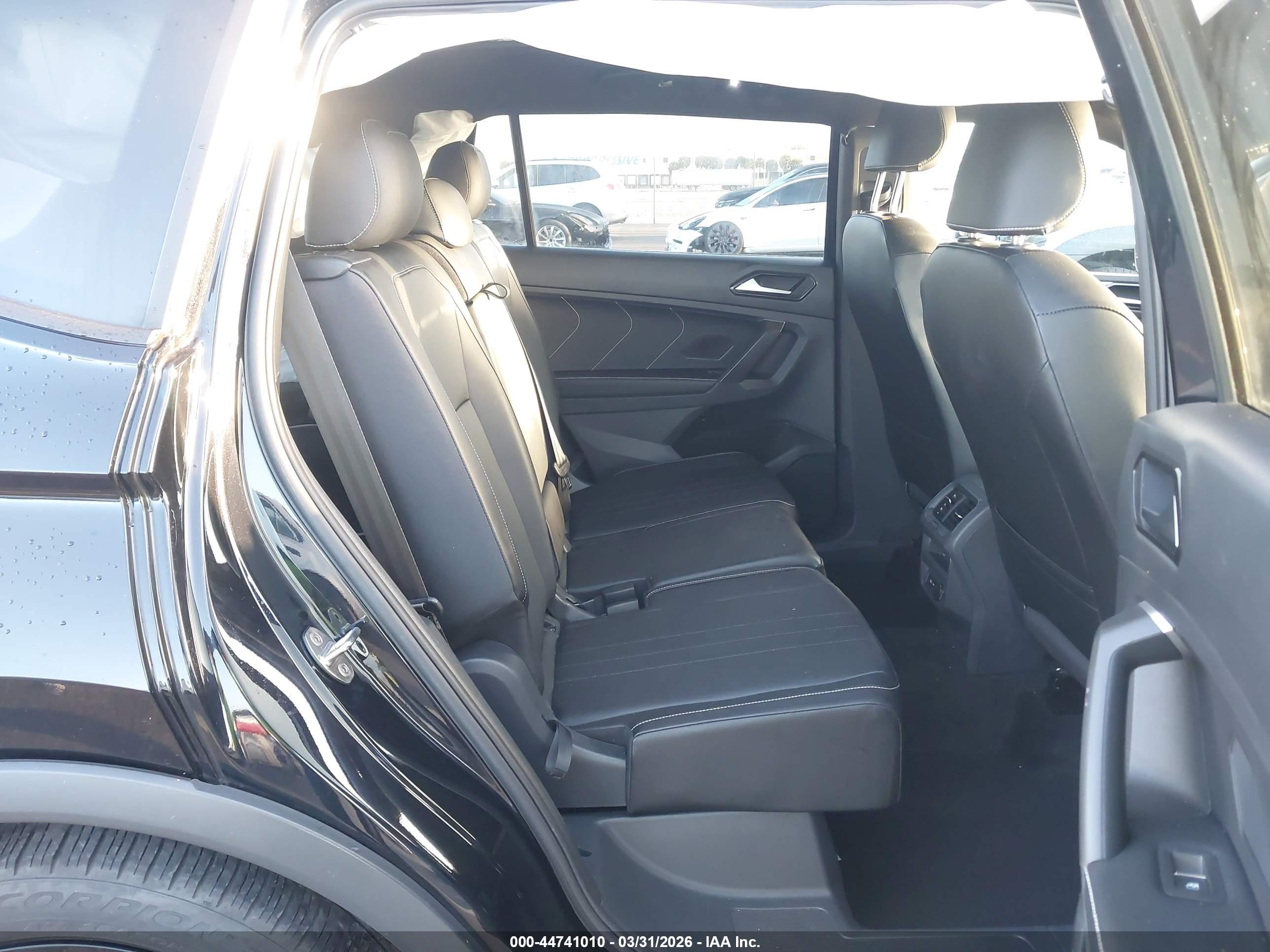 VOLKSWAGEN TIGUAN image 8