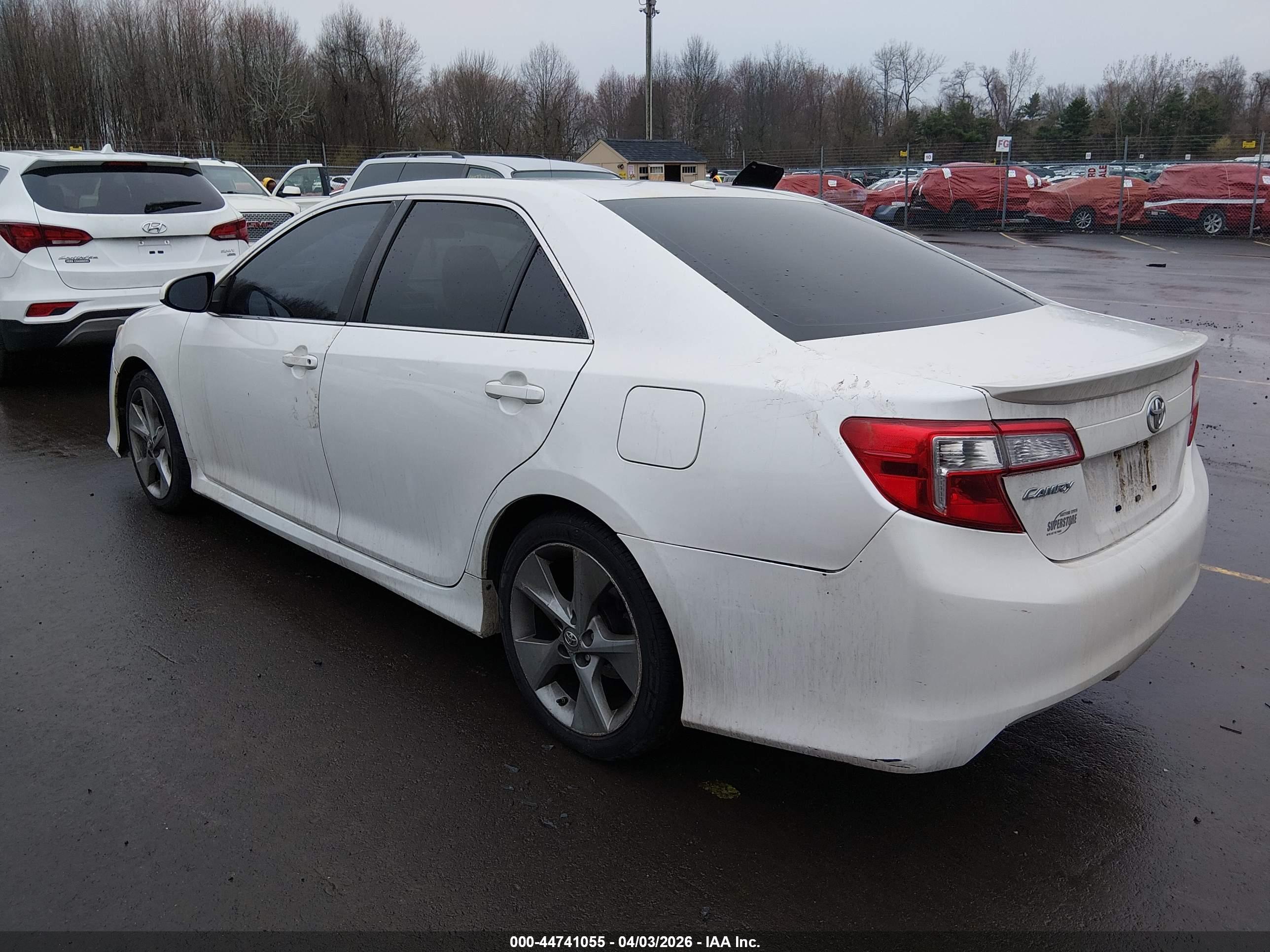 TOYOTA CAMRY image 3