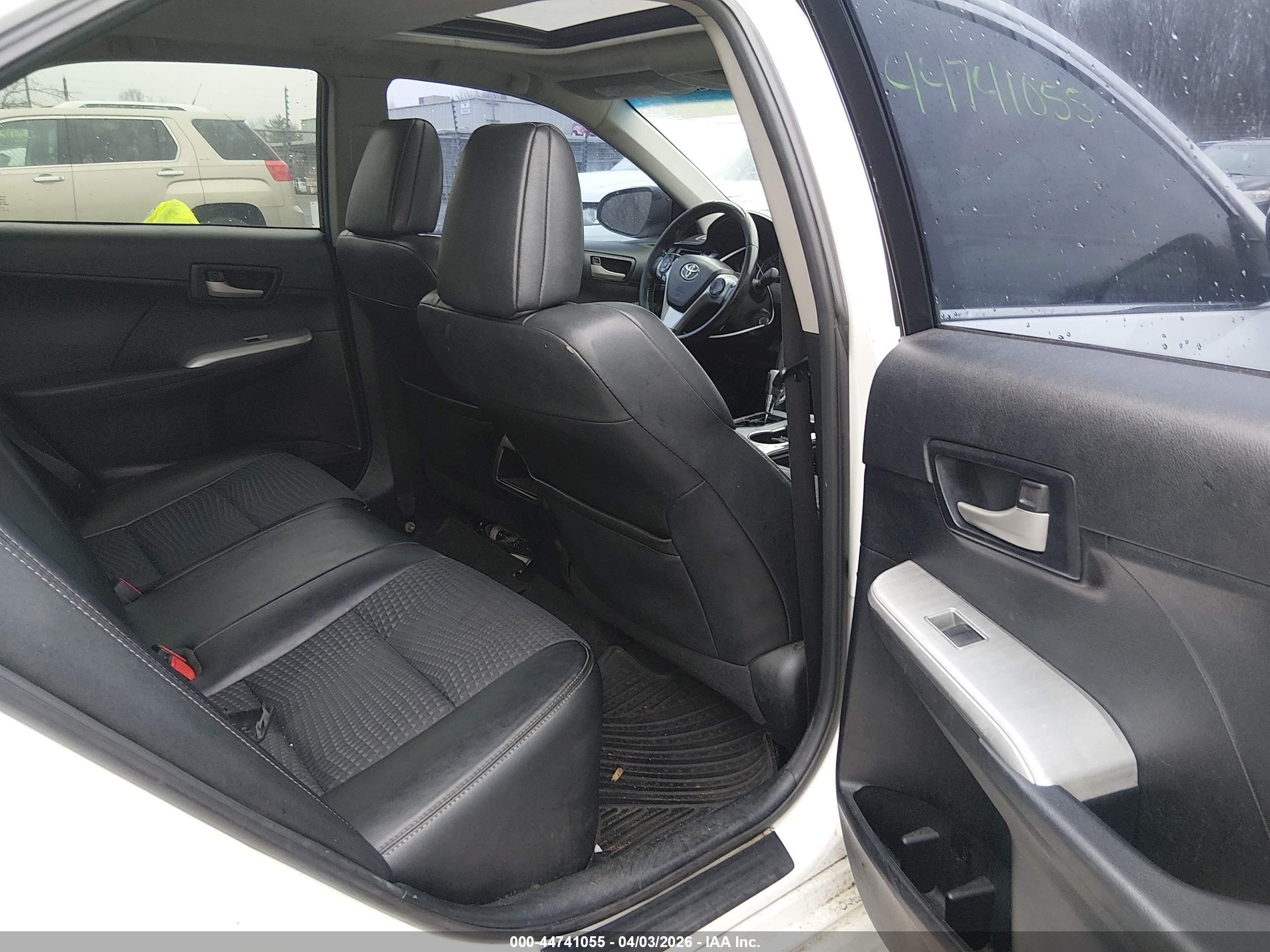 TOYOTA CAMRY image 8