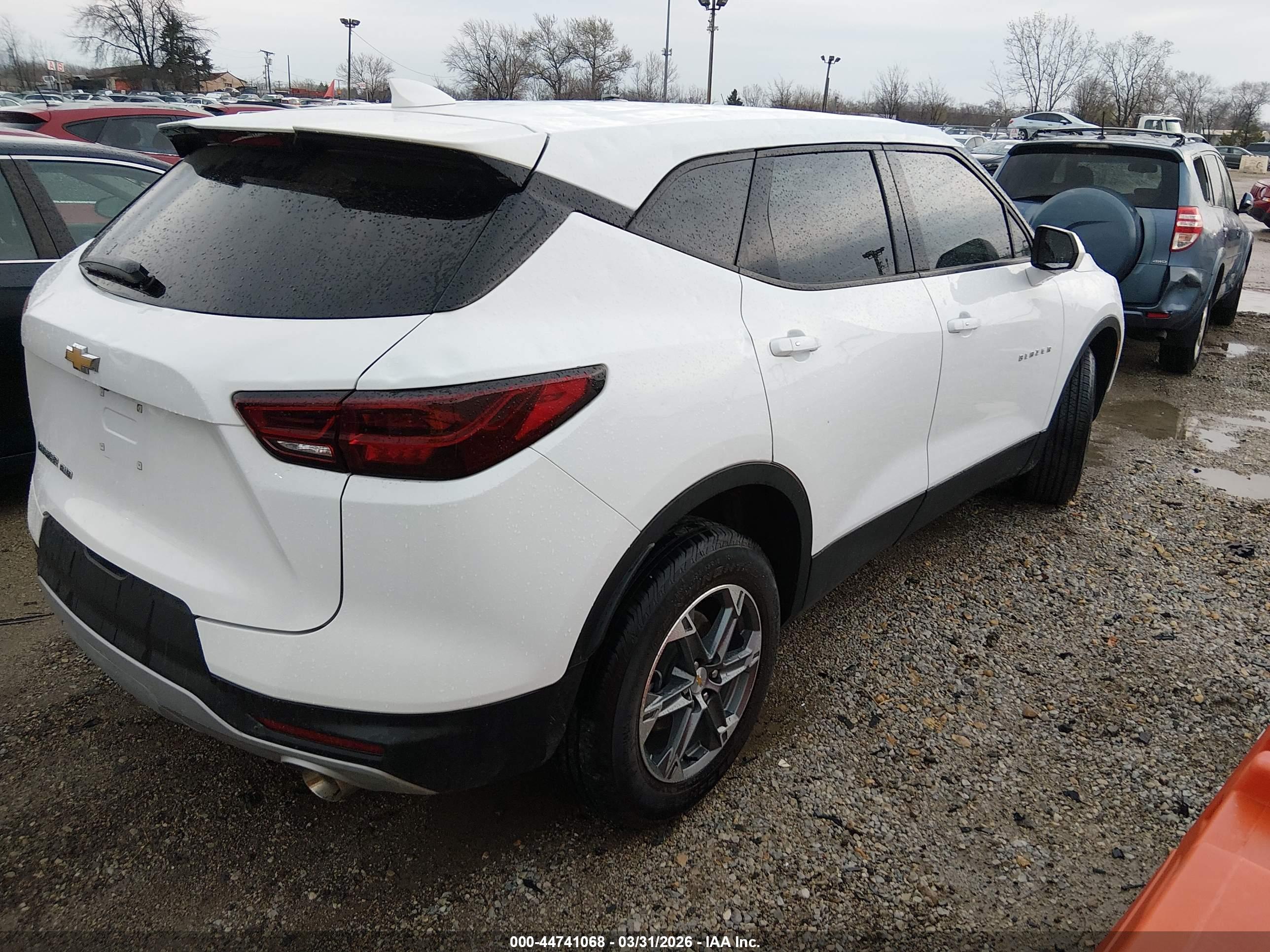 CHEVROLET BLAZER image 4