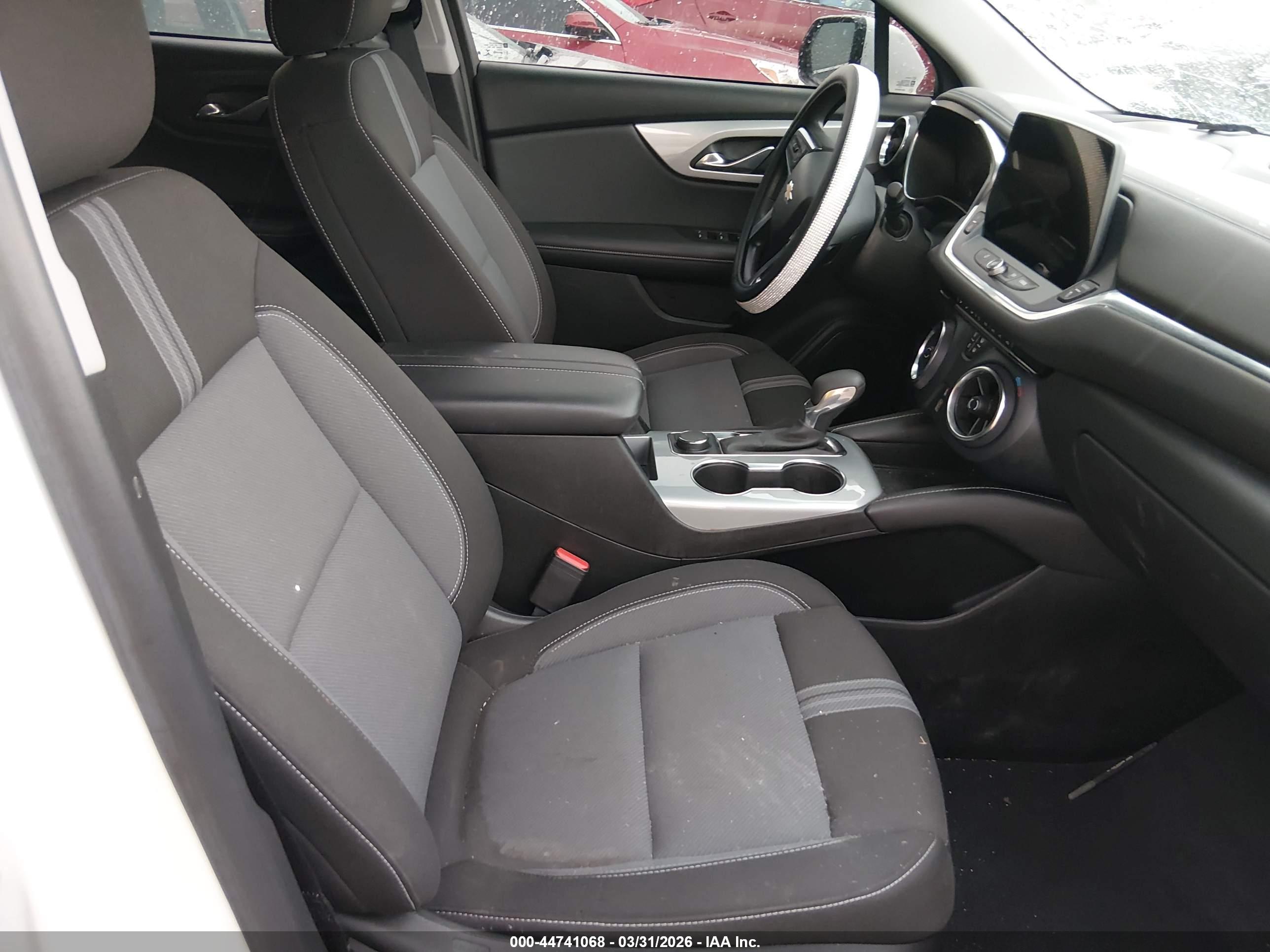 CHEVROLET BLAZER image 5