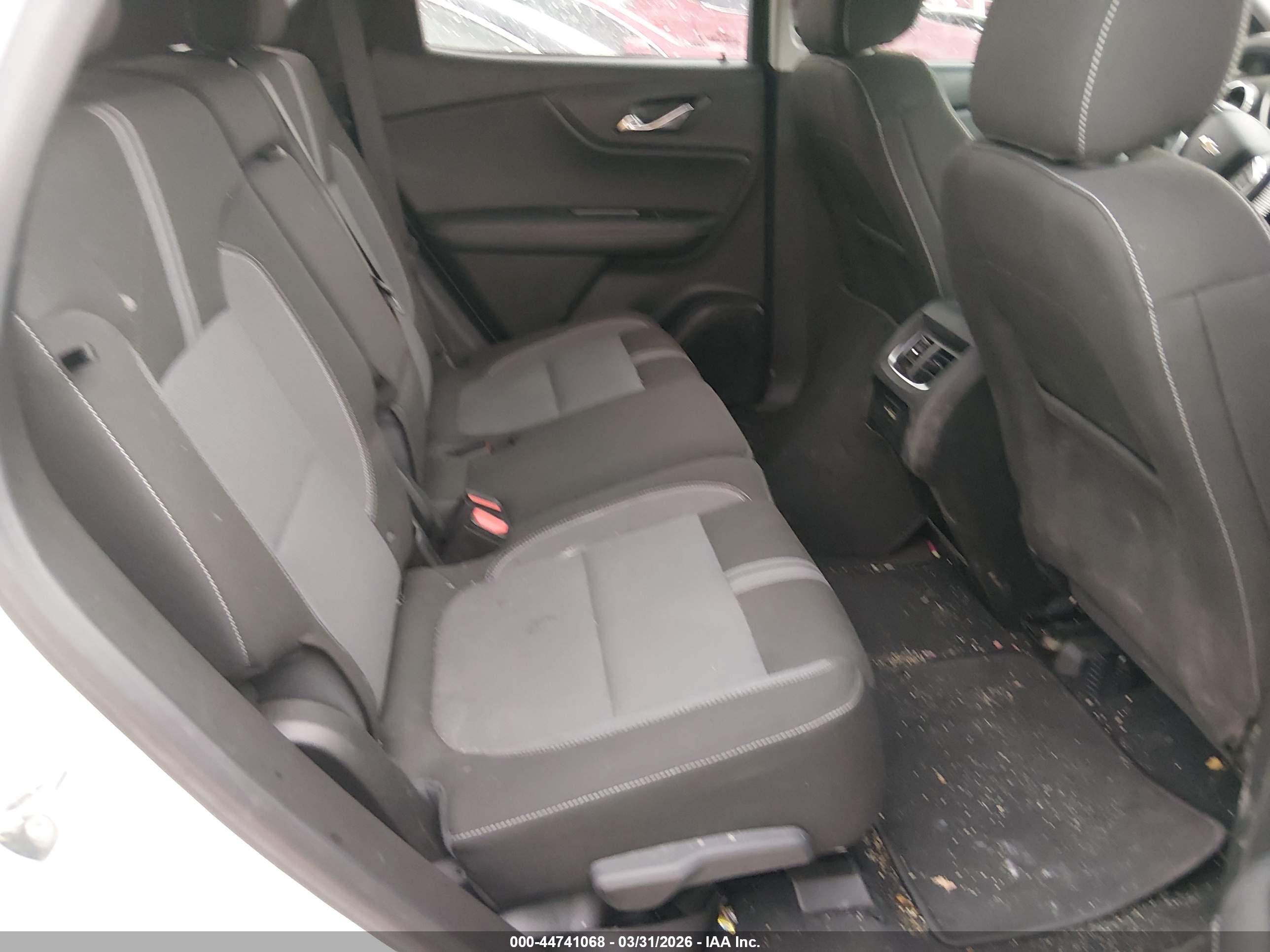 CHEVROLET BLAZER image 8
