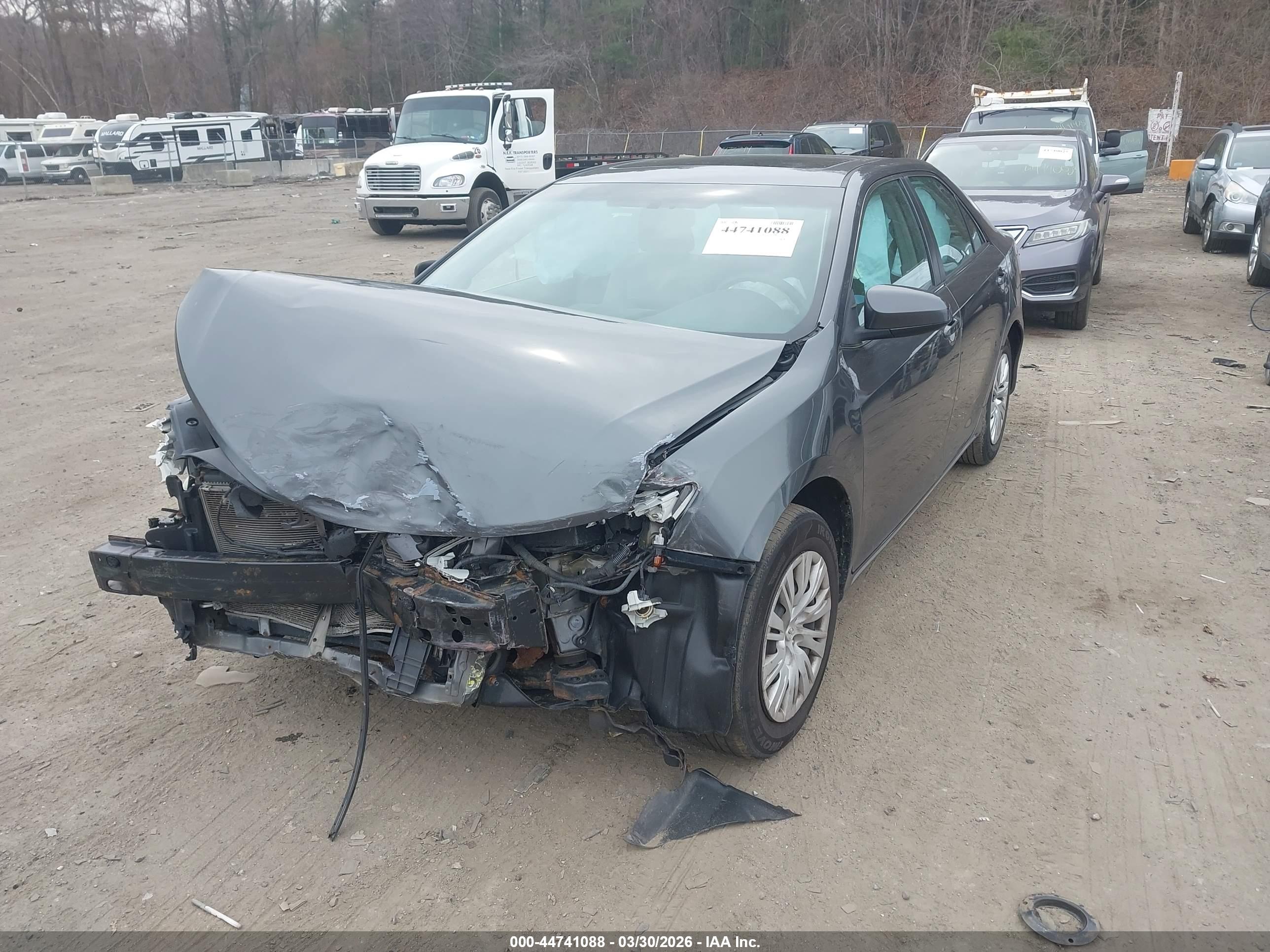 TOYOTA CAMRY image 2
