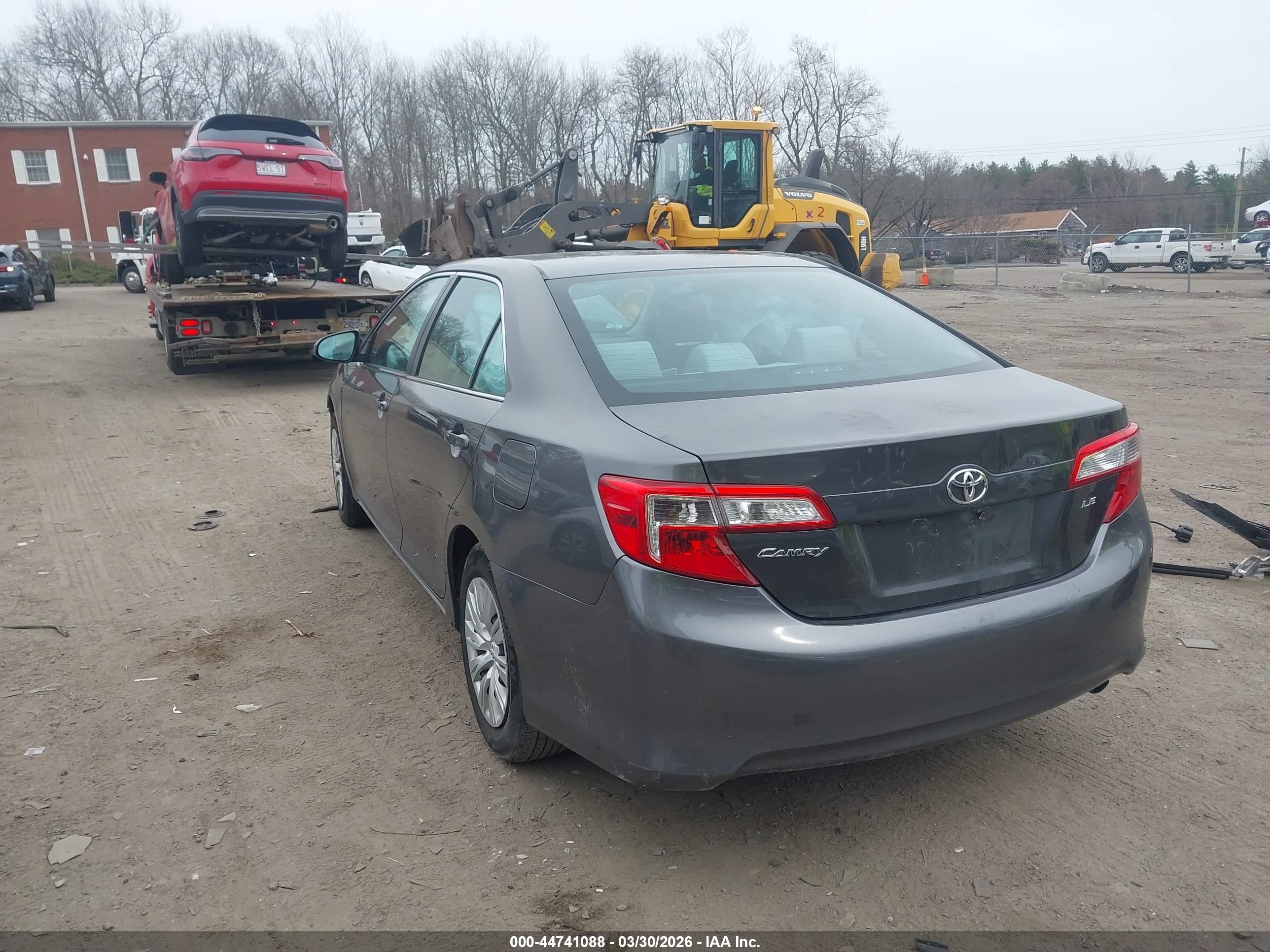 TOYOTA CAMRY image 3