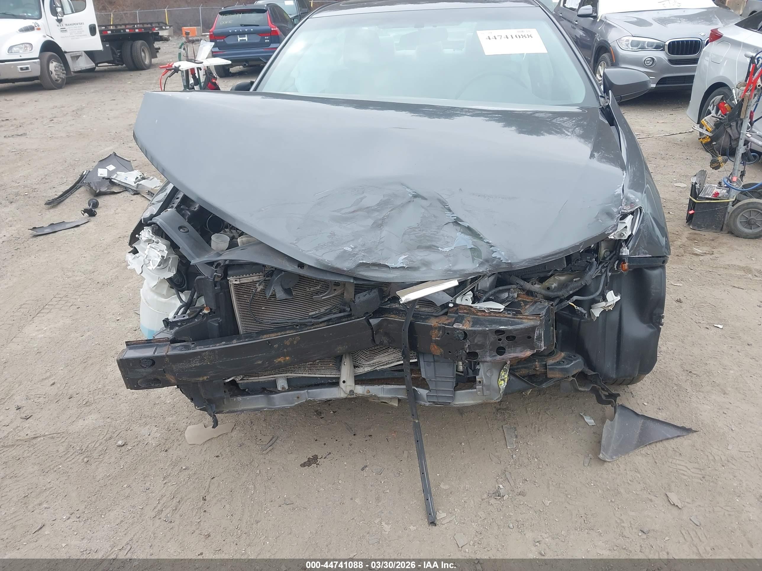 TOYOTA CAMRY image 6