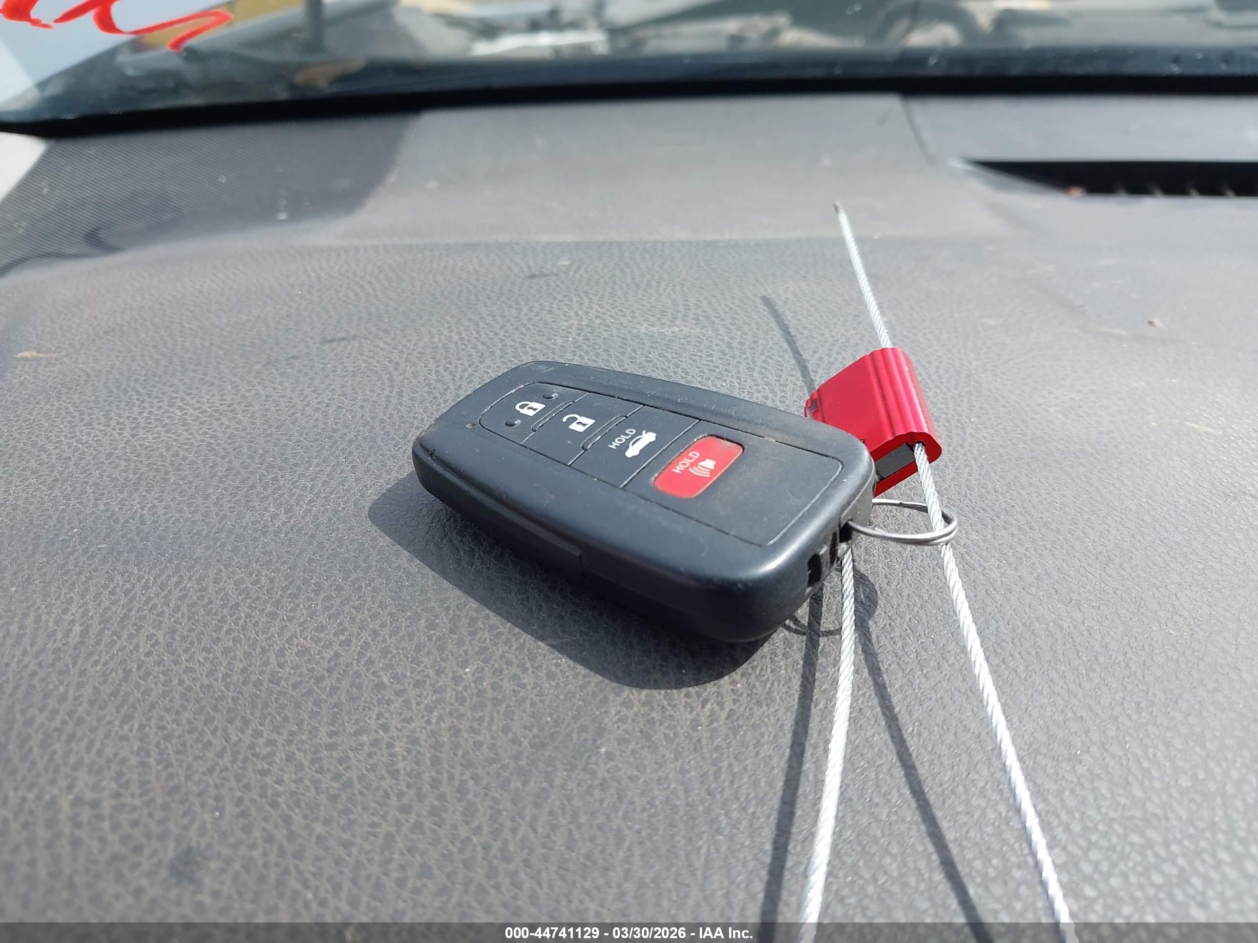 TOYOTA CAMRY image 11