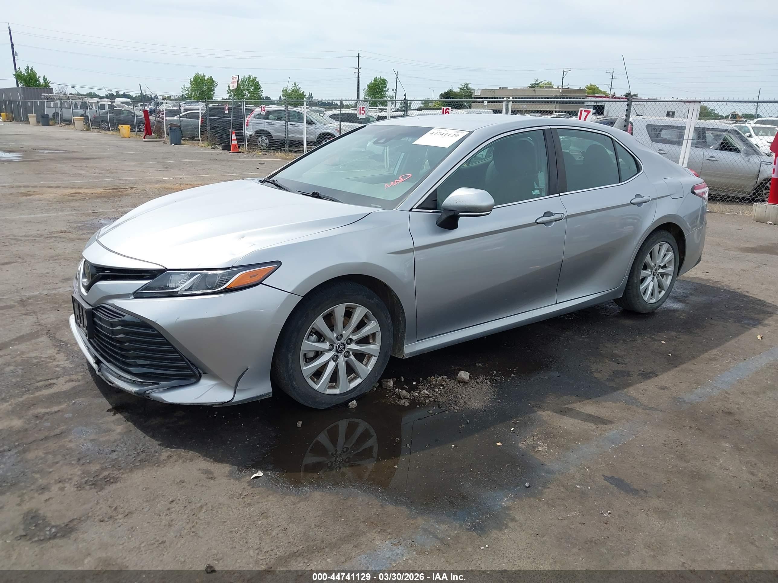 TOYOTA CAMRY image 2