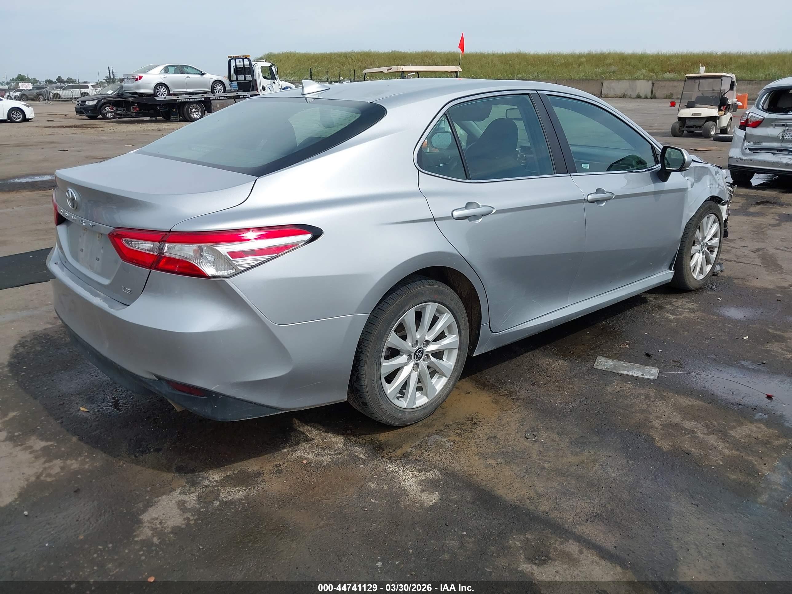 TOYOTA CAMRY image 4